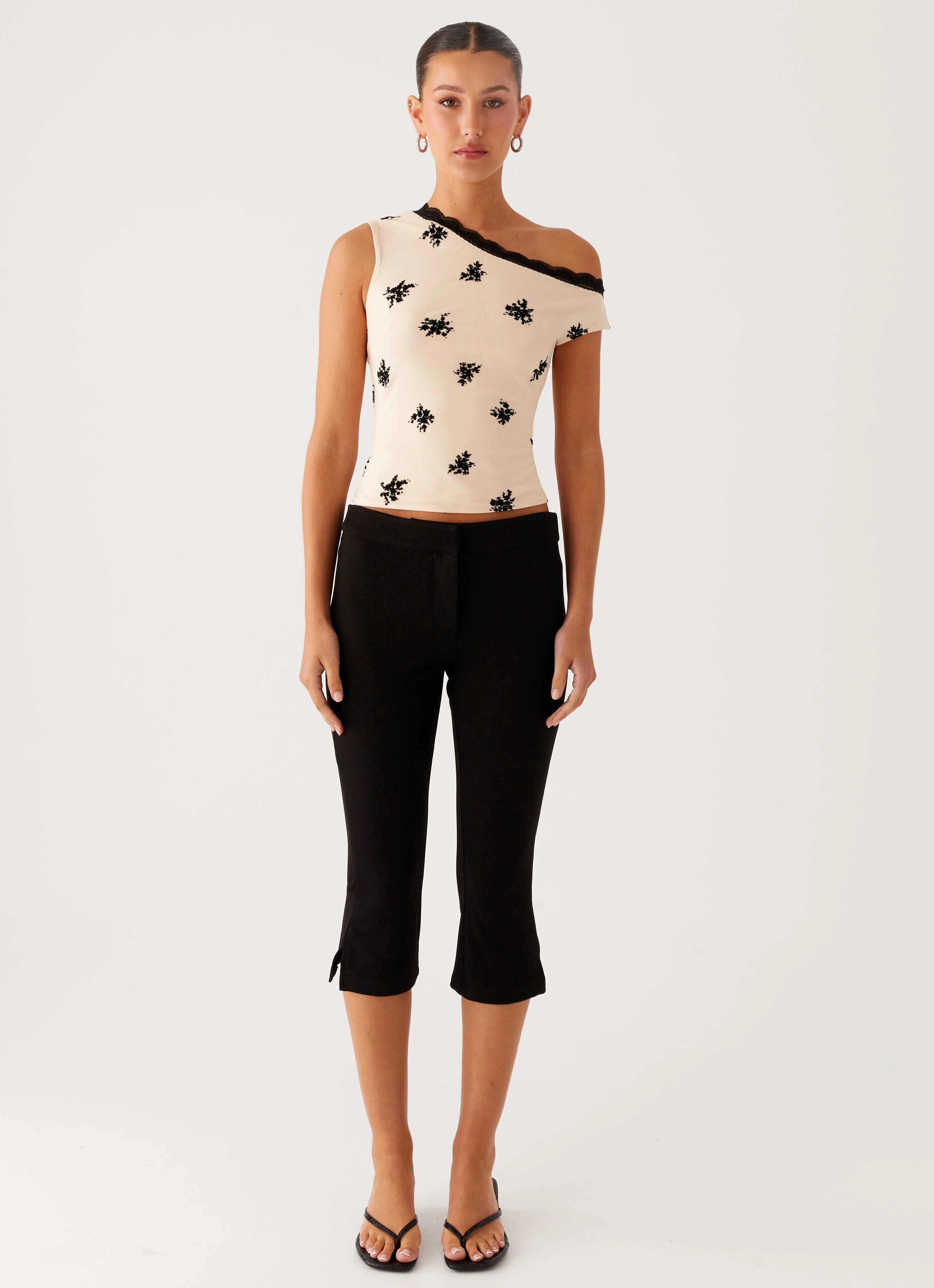 Cozy Sweatshirt Blind Faith Flock One Shoulder Top - Cream