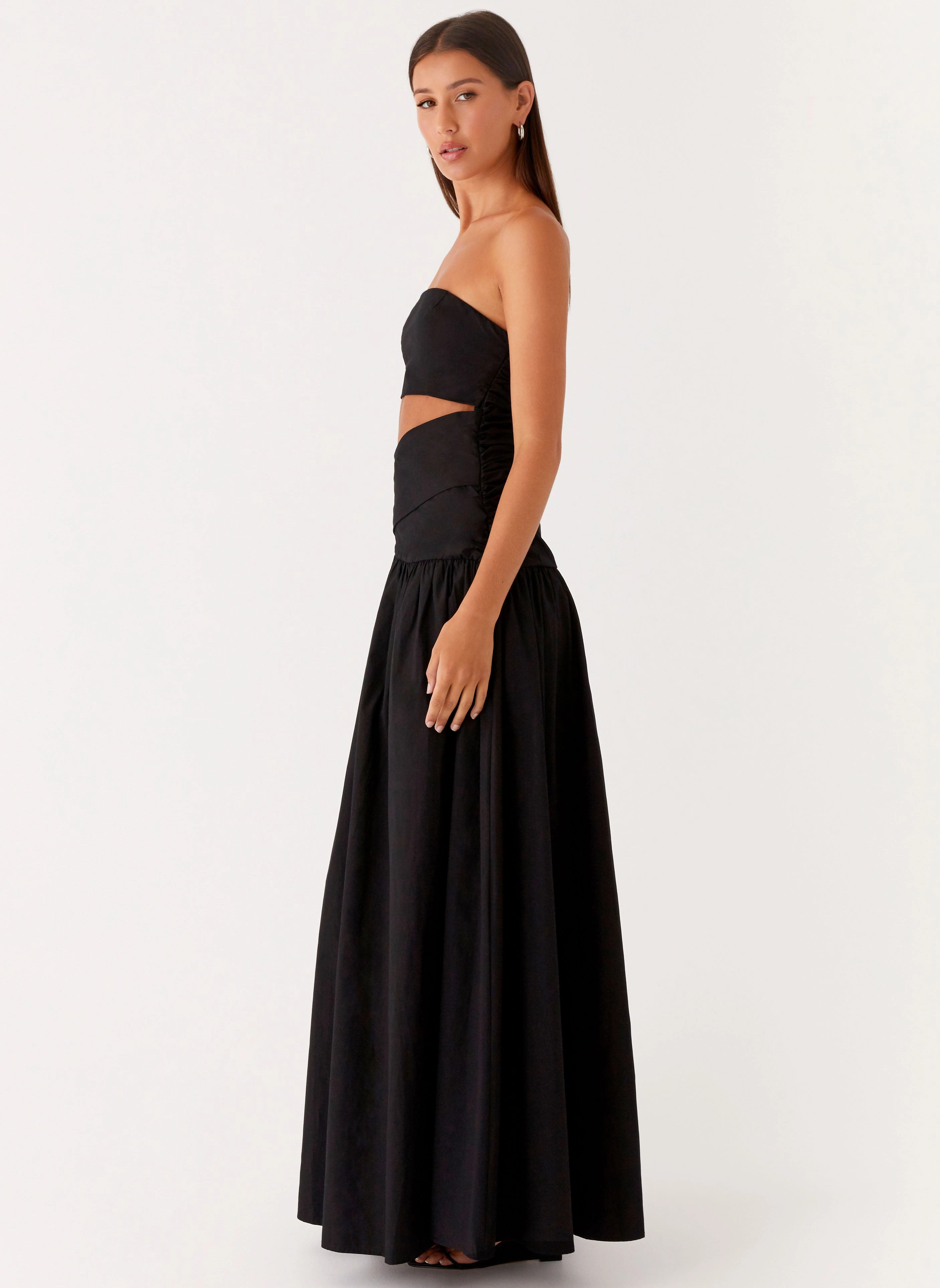 Lumen Maxi Dress - Black Travel Essential Flare Hem