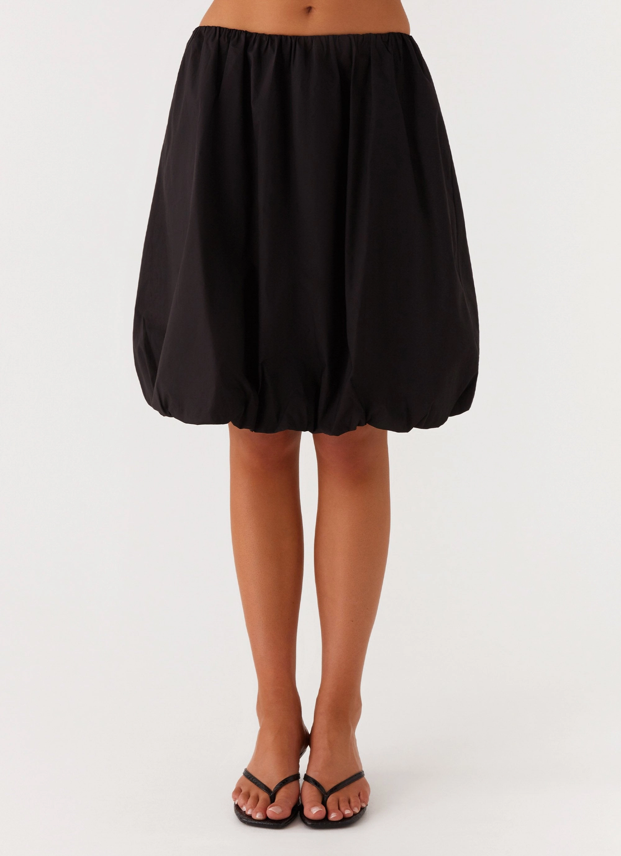 Flexible Knee Panels Make Way Bubble Midi Skirt - Black