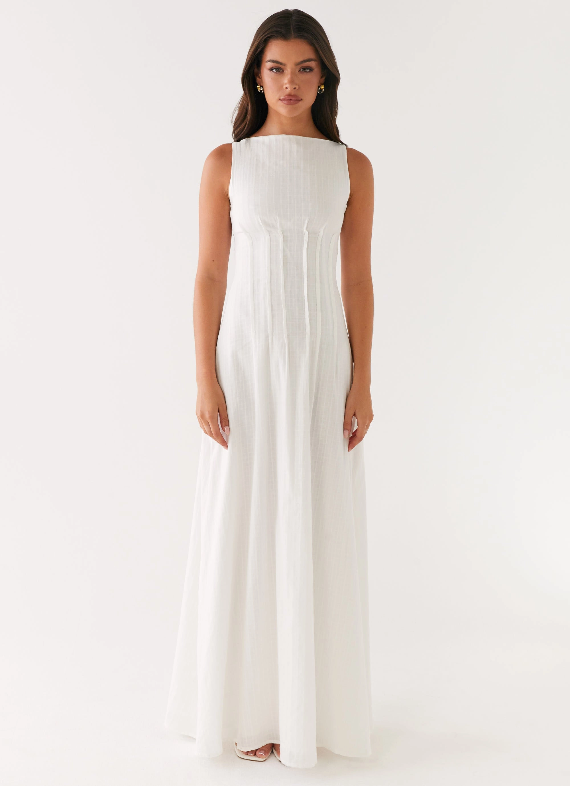Maloney Maxi Dress - White Fashionable Comfort Wear High-Low-Hem