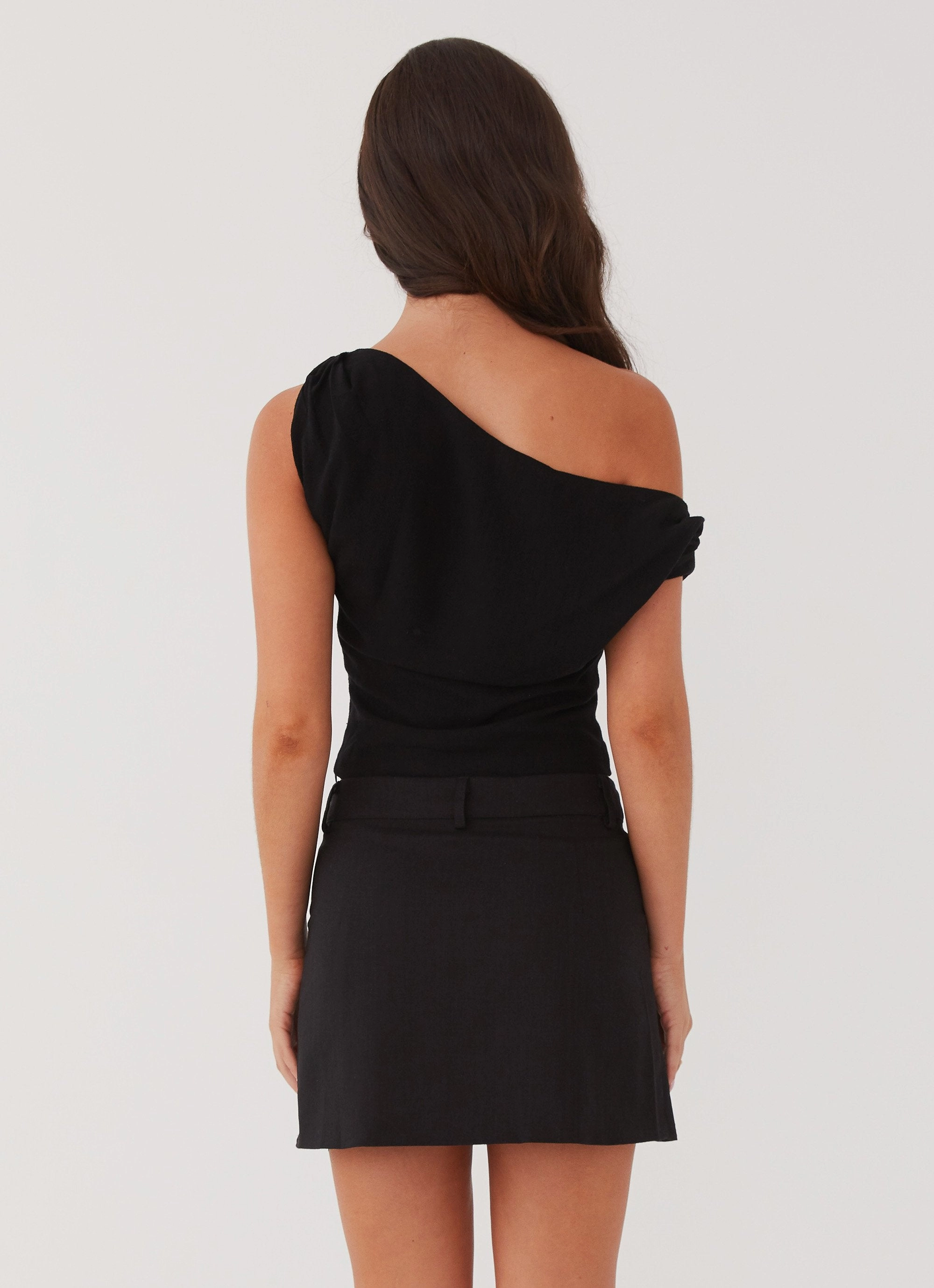 Layer-Friendly Marissa Linen Mini Skirt - Black