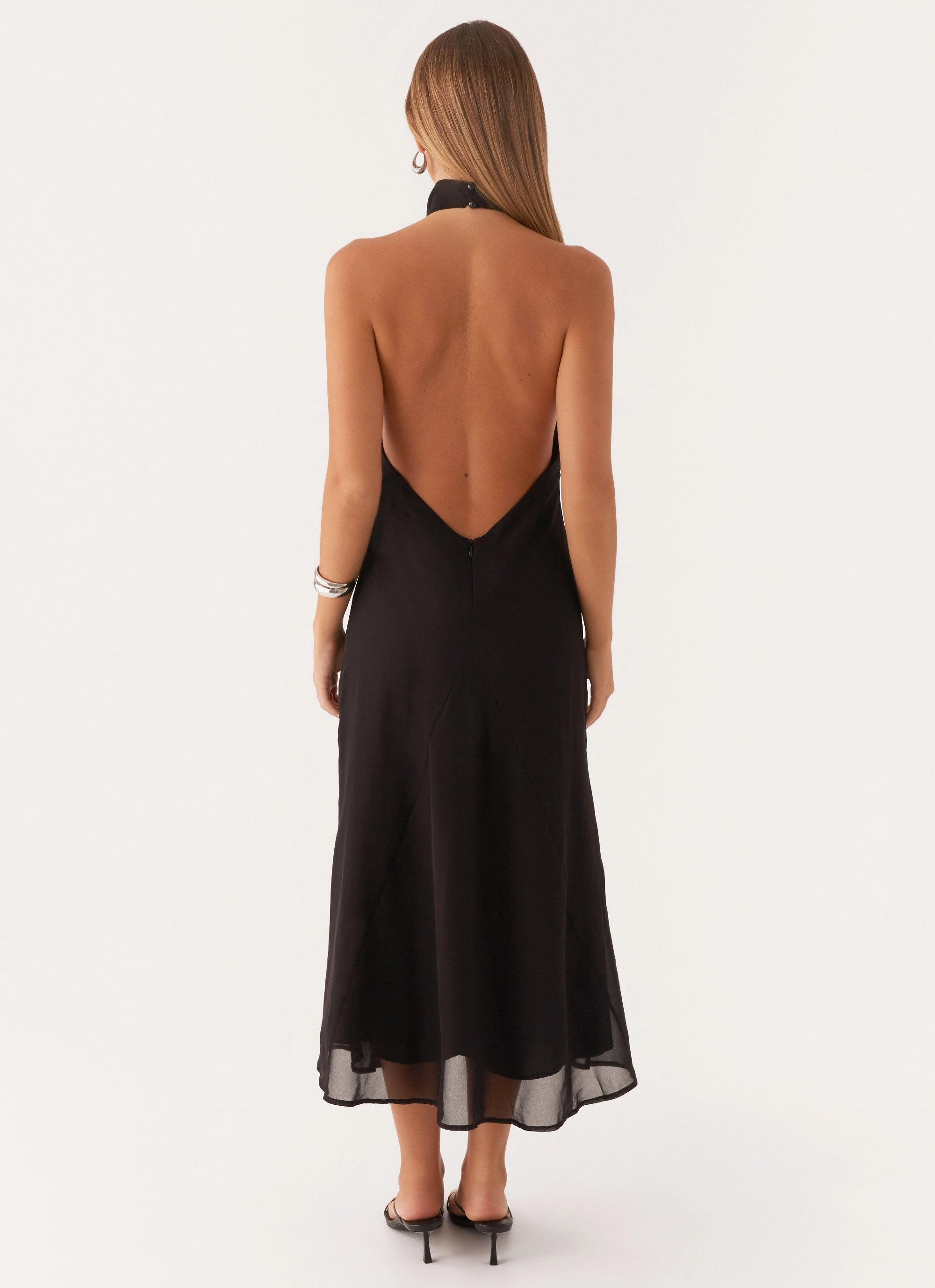 Outfit Core Emmalyn Midi Dress - Black