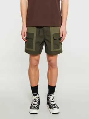 M's Outdoor Everyday Shorts 6 inch in Pine Needle Green