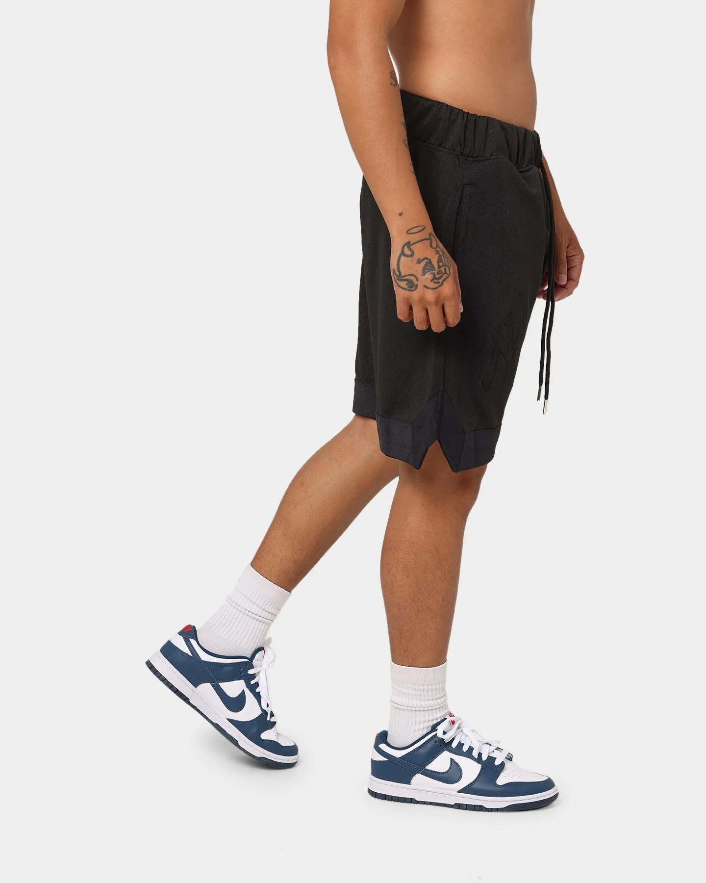 New Era New York Yankees Black On Black Shorts Black