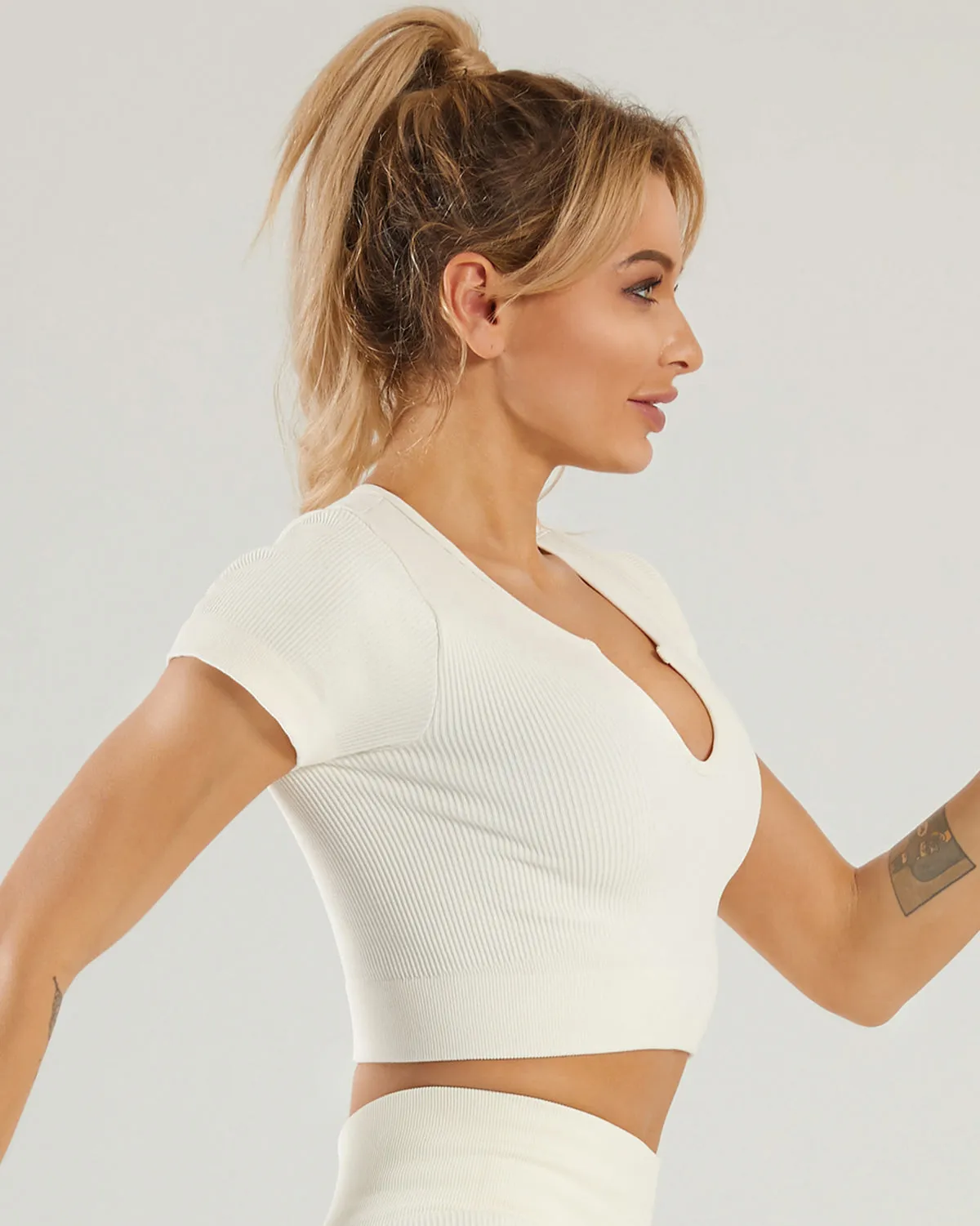 Nieve Crop Top - Beige