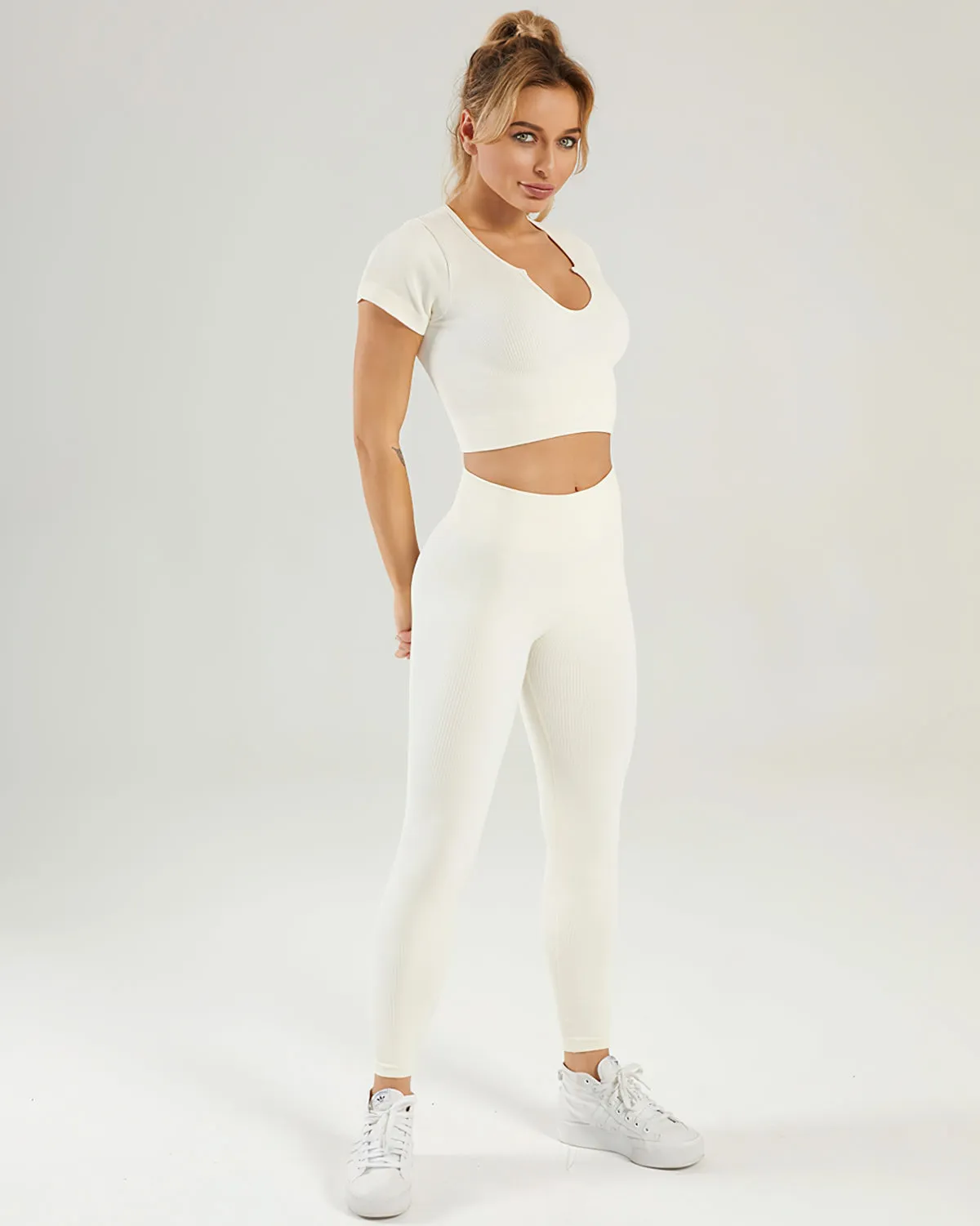 Nieve Crop Top - Beige