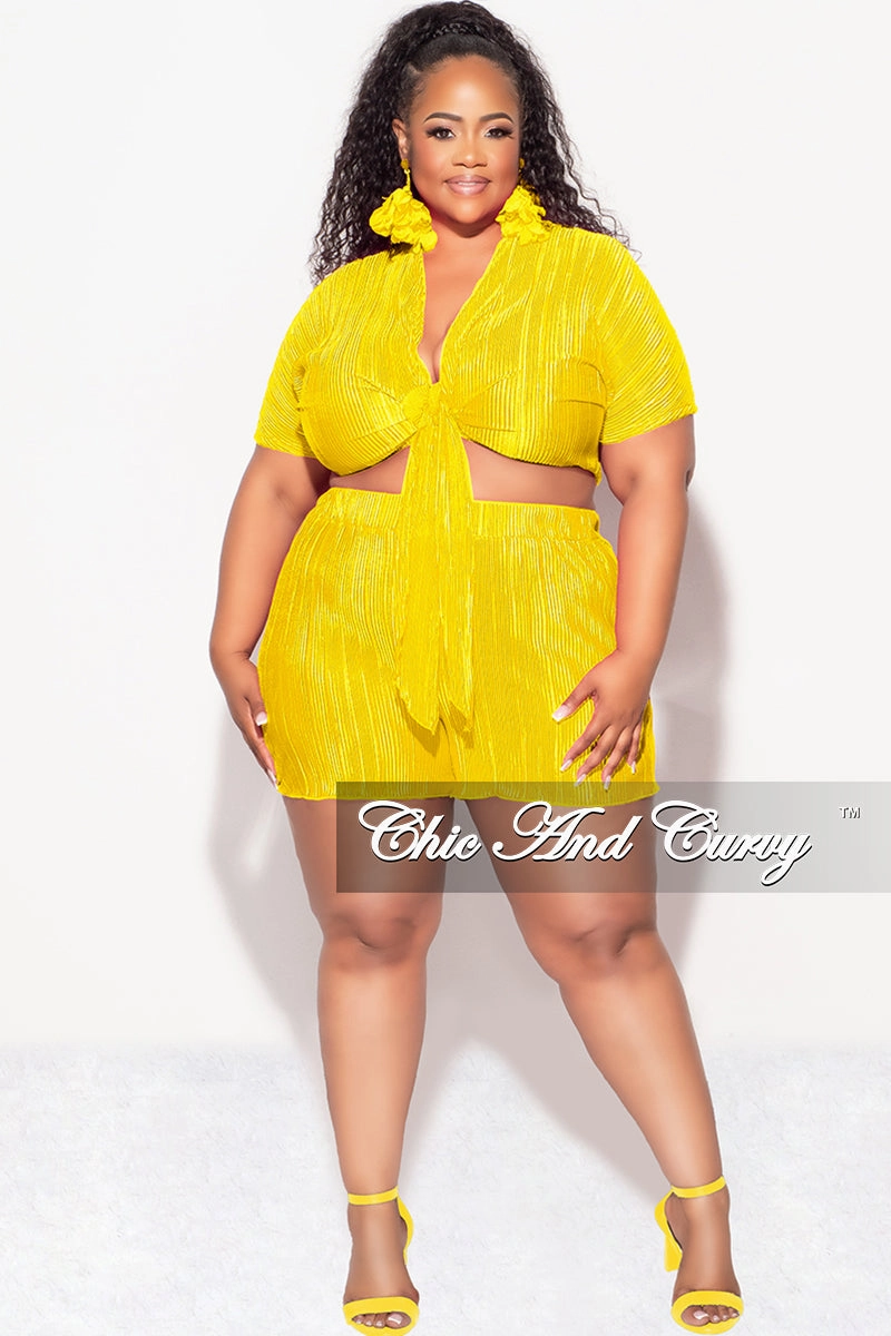 Sporty Appeal Core Cut Final Sale Plus Size 2pc Pleated Crop Tie Top & Short Set in Yellow