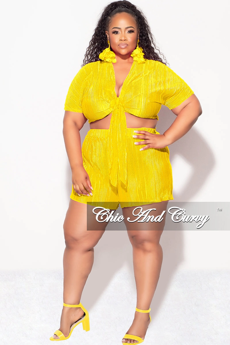 Slim Wear Design Anti Cling Finish Final Sale Plus Size 2pc Pleated Crop Tie Top & Short Set in Yellow