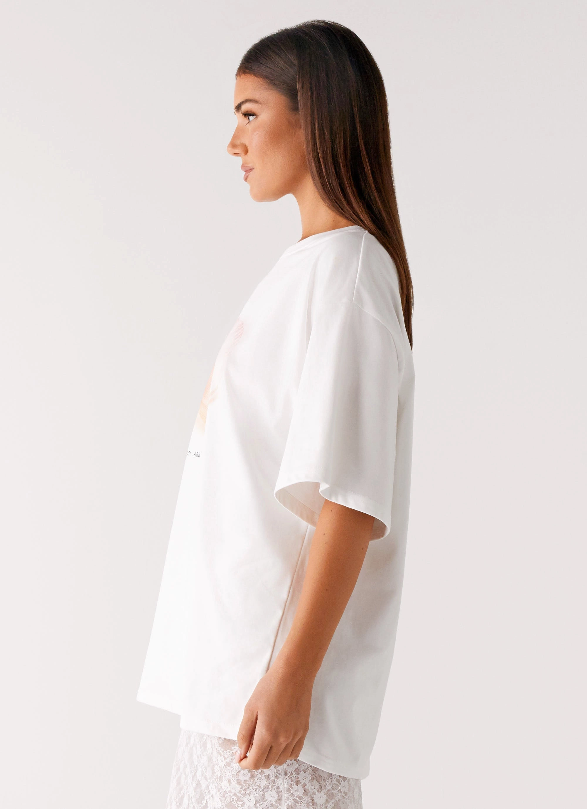 Pearl Oversized Tee - White UniversalFit AntiPilling Finish