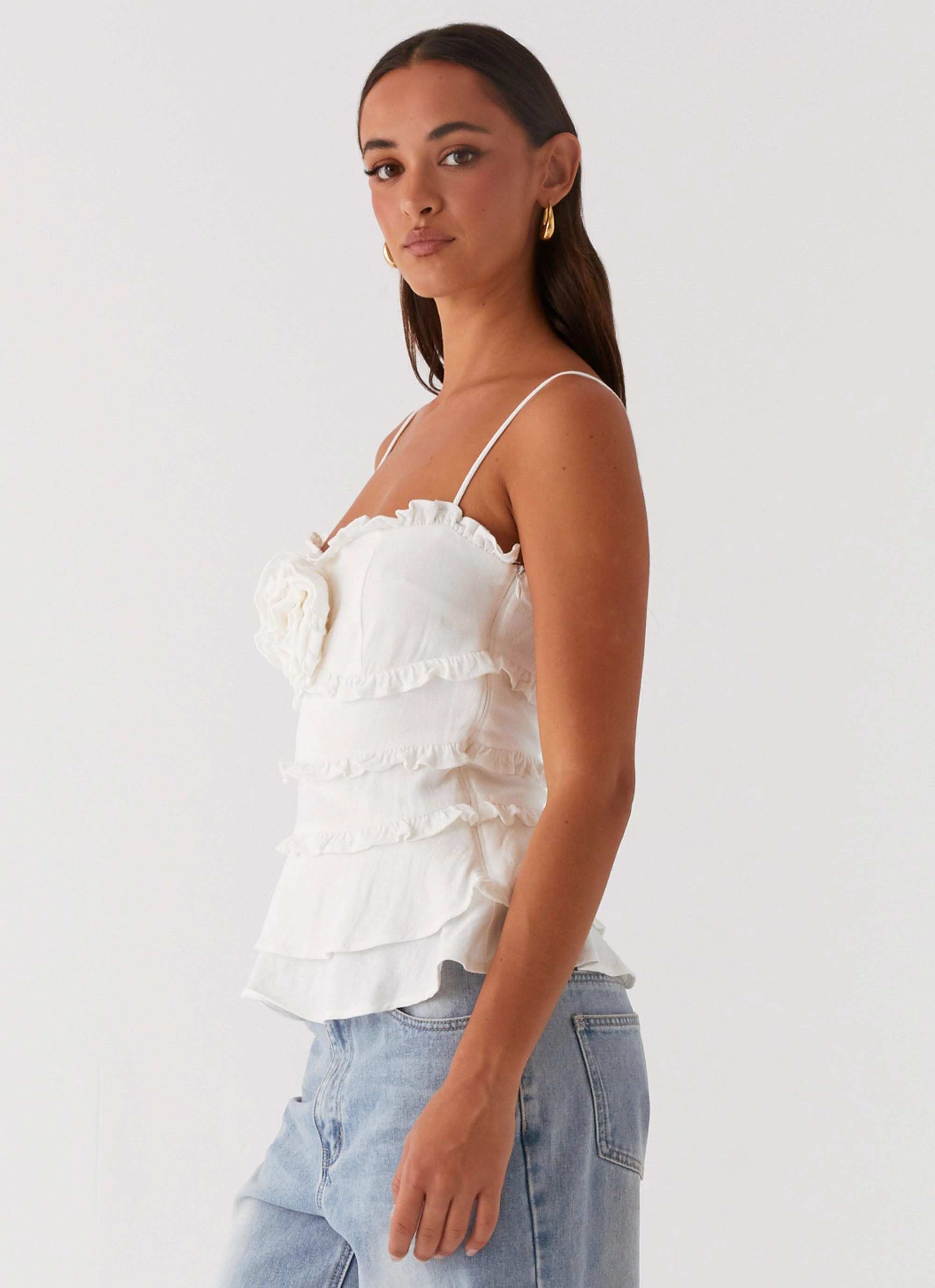 Non Chafe Armholes Comfortable Layer Wilde Linen Rose Top - White