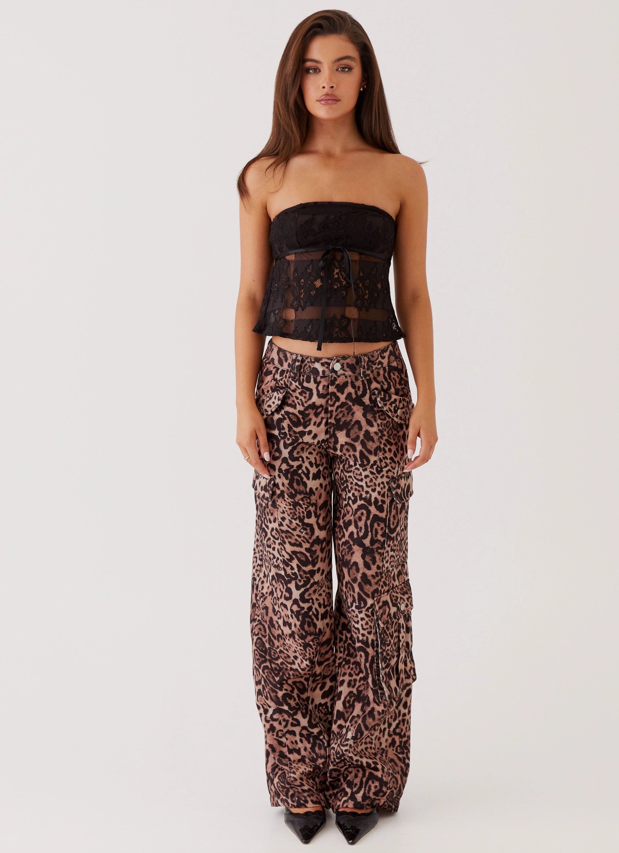 Greedy Cargo Pants - Leopard Dressy look Light Reflective Details