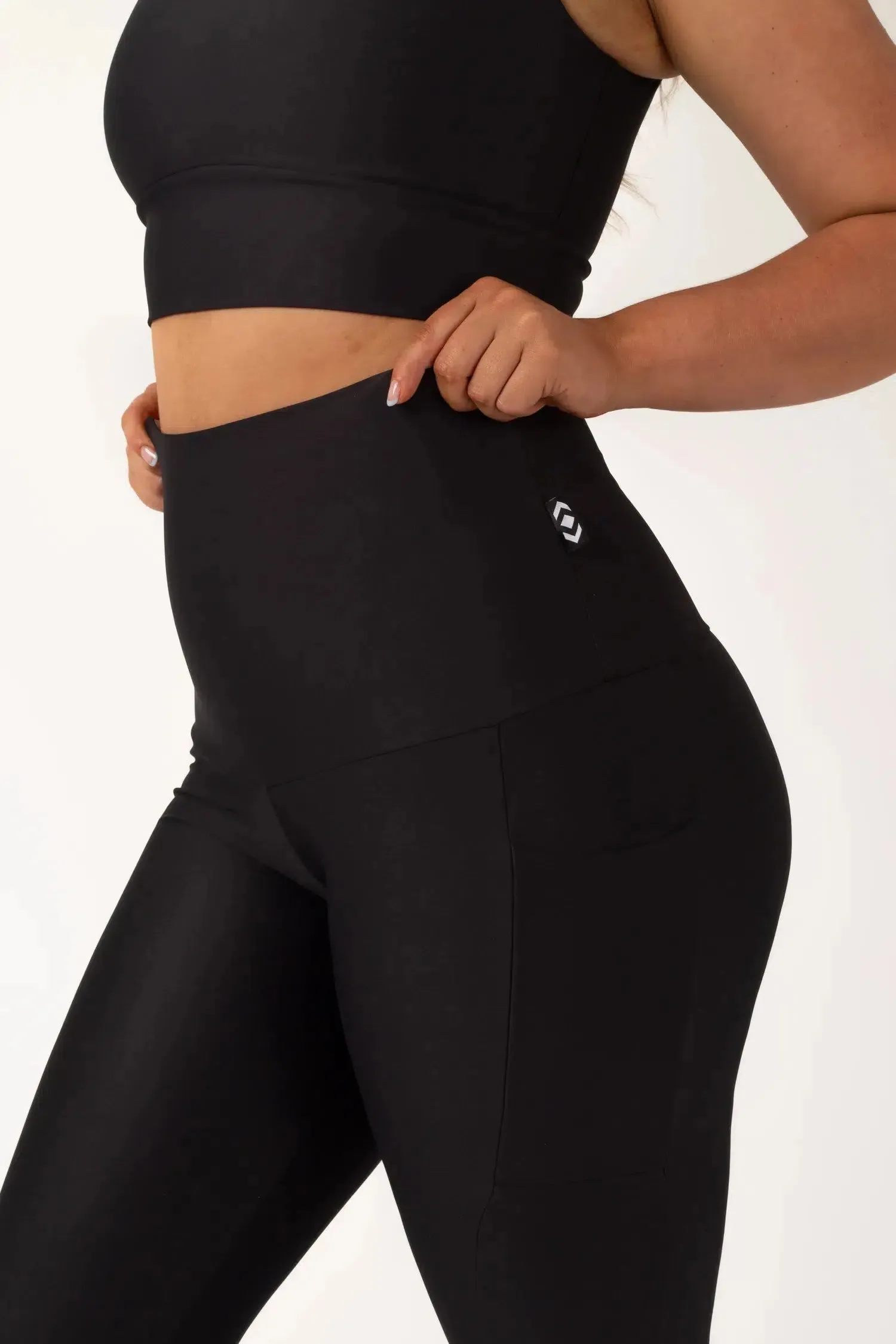 Performance Panel Pocket Extra High Waisted Leggings - Black