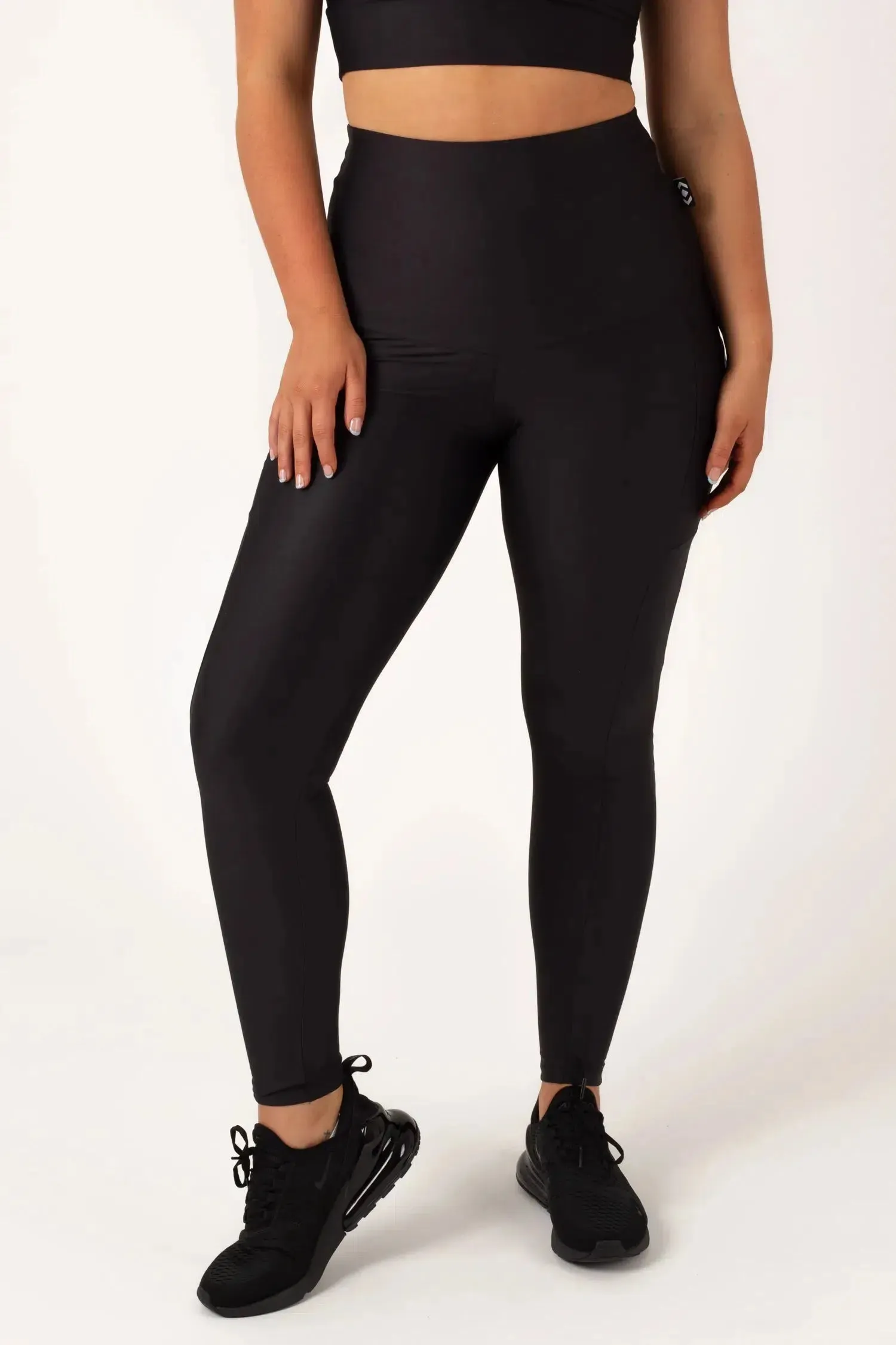 Performance Panel Pocket Extra High Waisted Leggings - Black