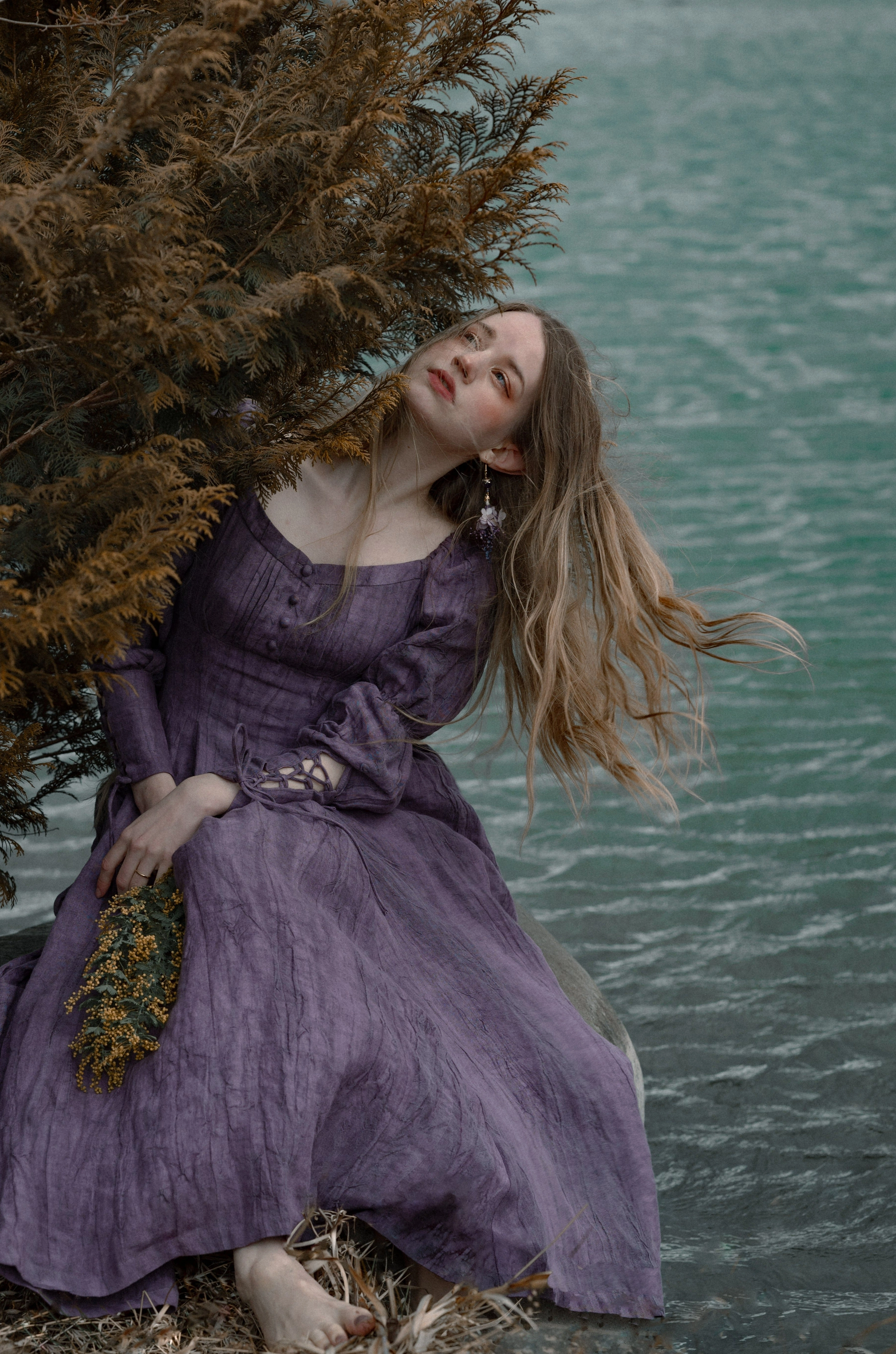 PHOENIX 24 | REGENCY LACE-UP LINEN DRESS Active Look