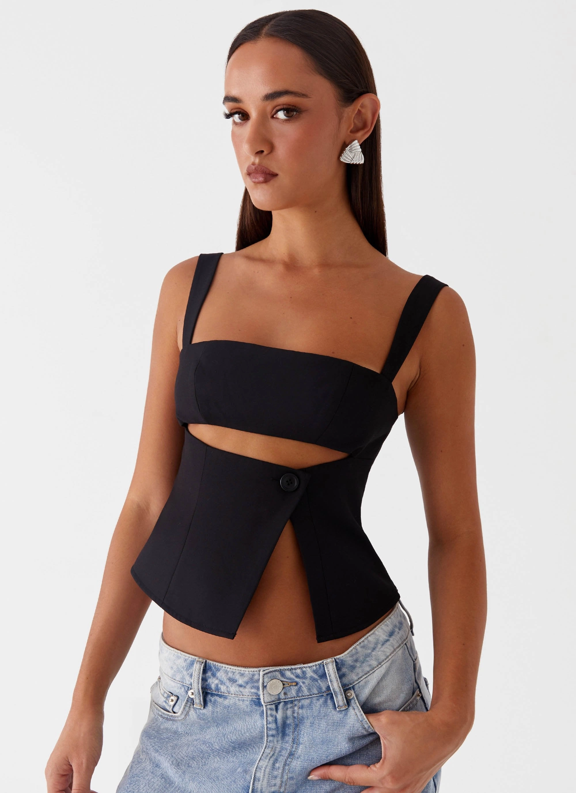 Friction Reducing Finish RecycledPolyesterBlend Pia Cut Out Top - Black