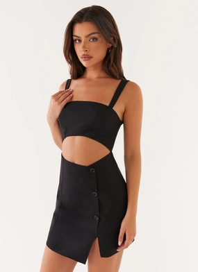 Curve-Enhancing Chic And Comfortable Pia Mini Dress - Black