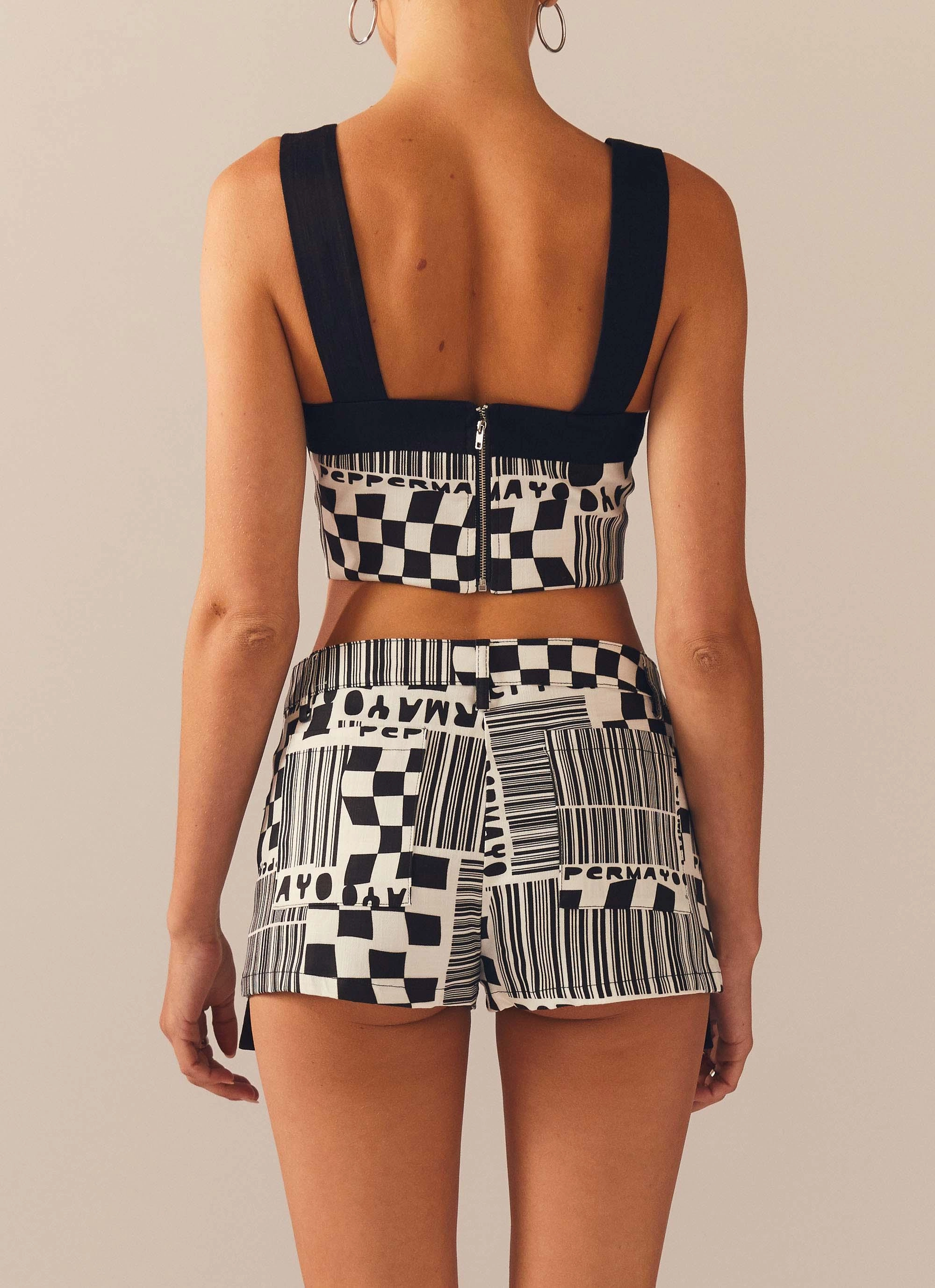 Movement Flex Play It Louder Shorts - Barcode