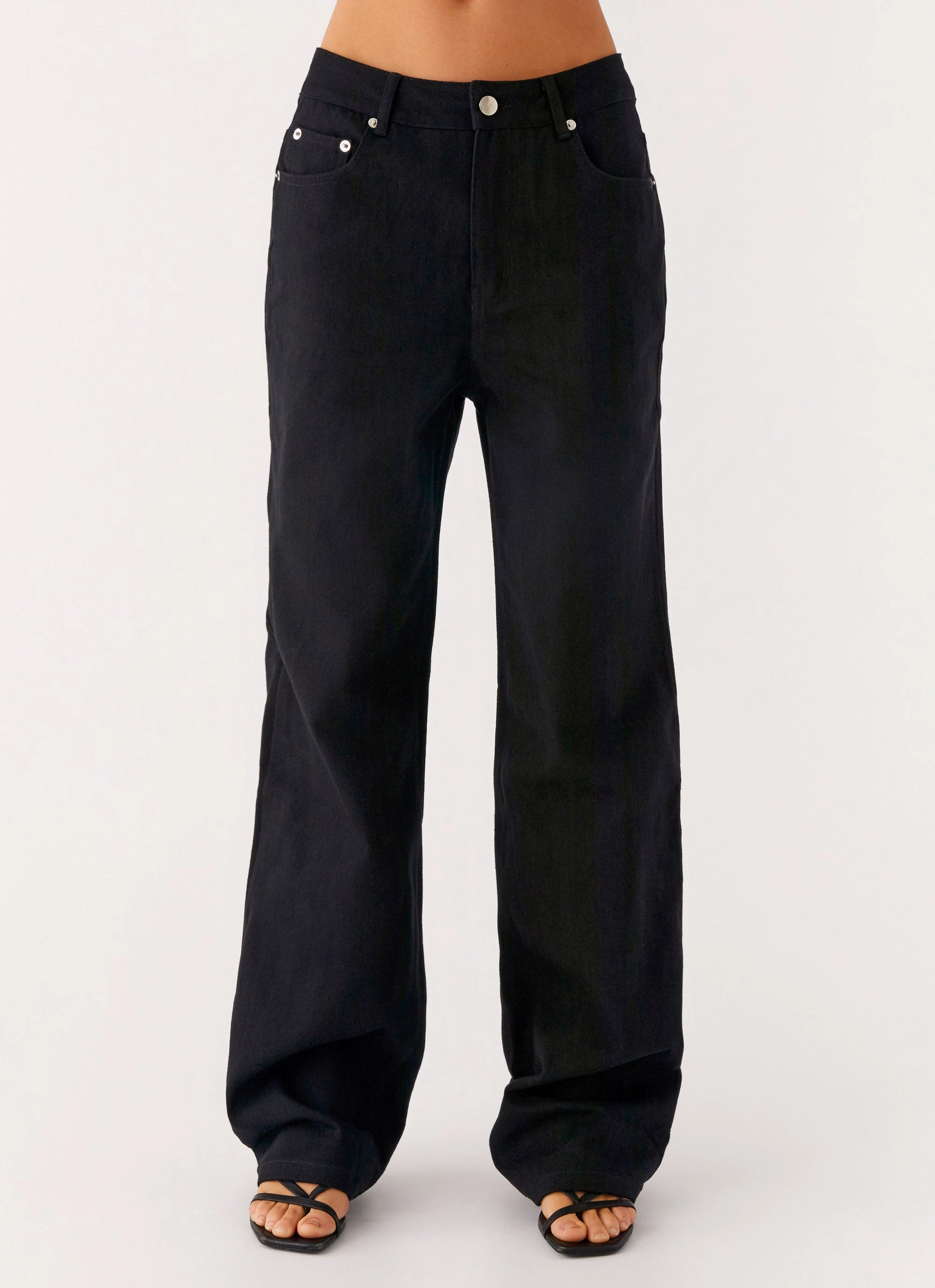 Feminine Cut Body-Hugging Fit Back Again Straight Leg Denim Jeans - Black