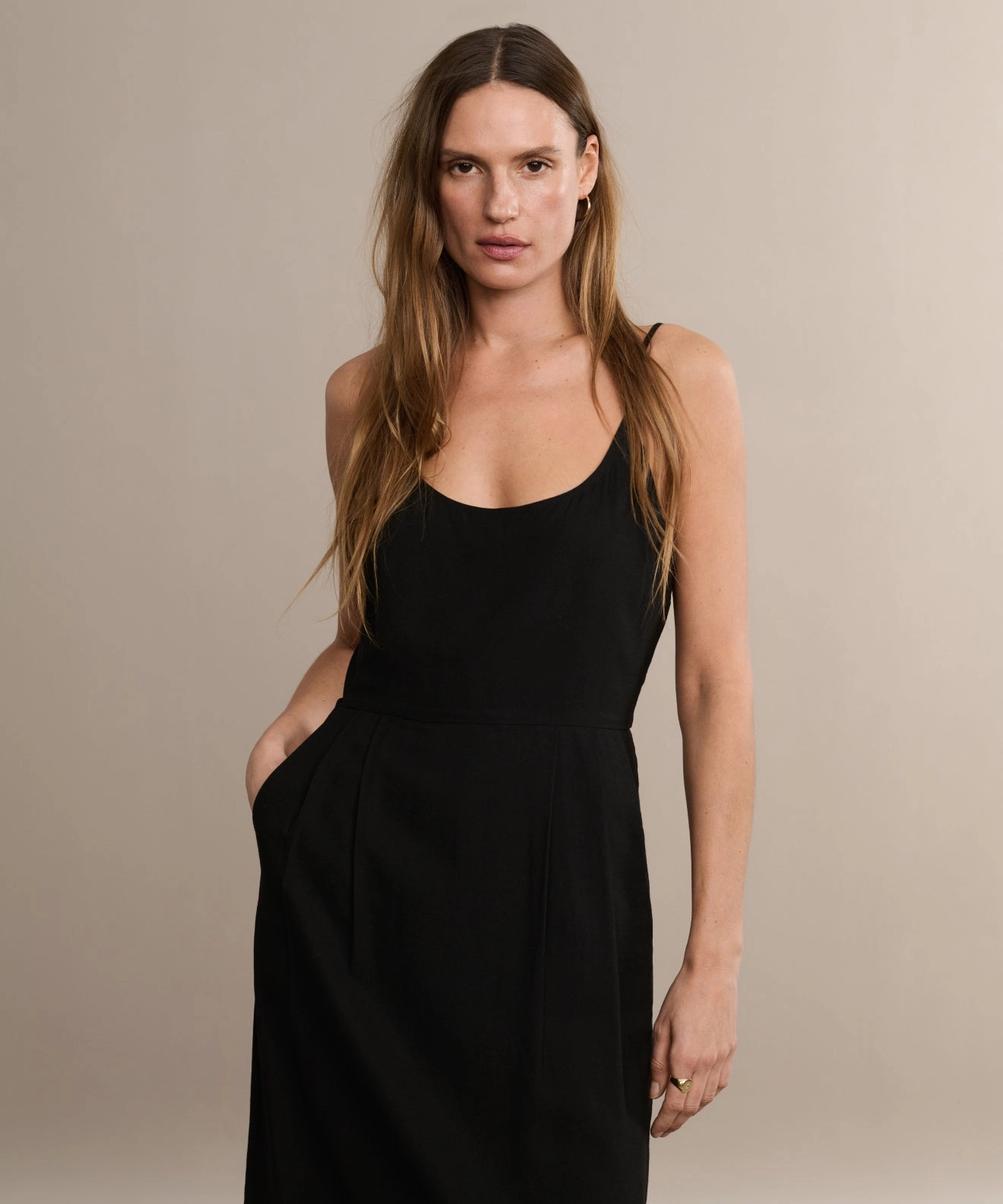 Perfectly Tailored Dreamy Silhouette Rove Dress