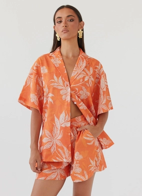 Light Reflective Zippers Compact Travel Friendly Sweet Relief Linen Shorts - Tropic Sunset