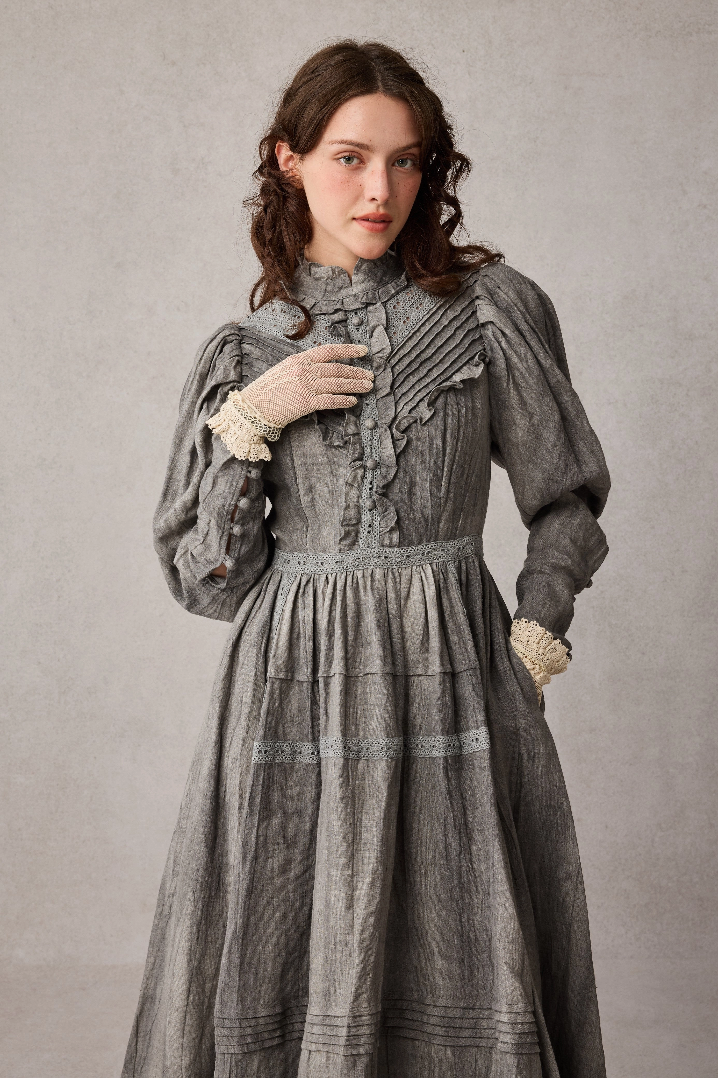 Compression Fit Technology MARY 18 | VINTAGE LINEN DRESS GOWN
