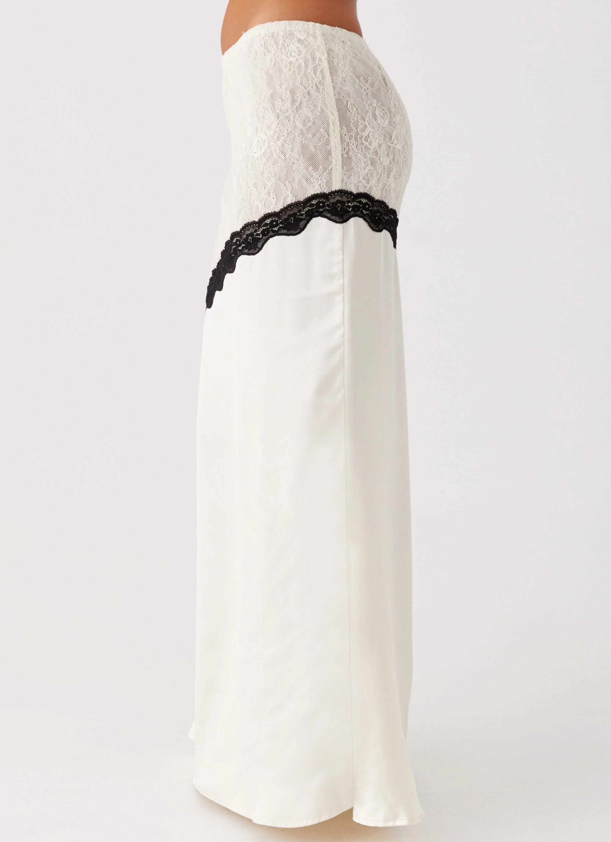 Duet Lace Maxi Skirt - Ivory Stretch Fit Wear