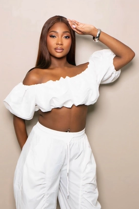 Contrast Topstitching Detail Rachel Ruffle Me Right Off-Shoulder Crop Top