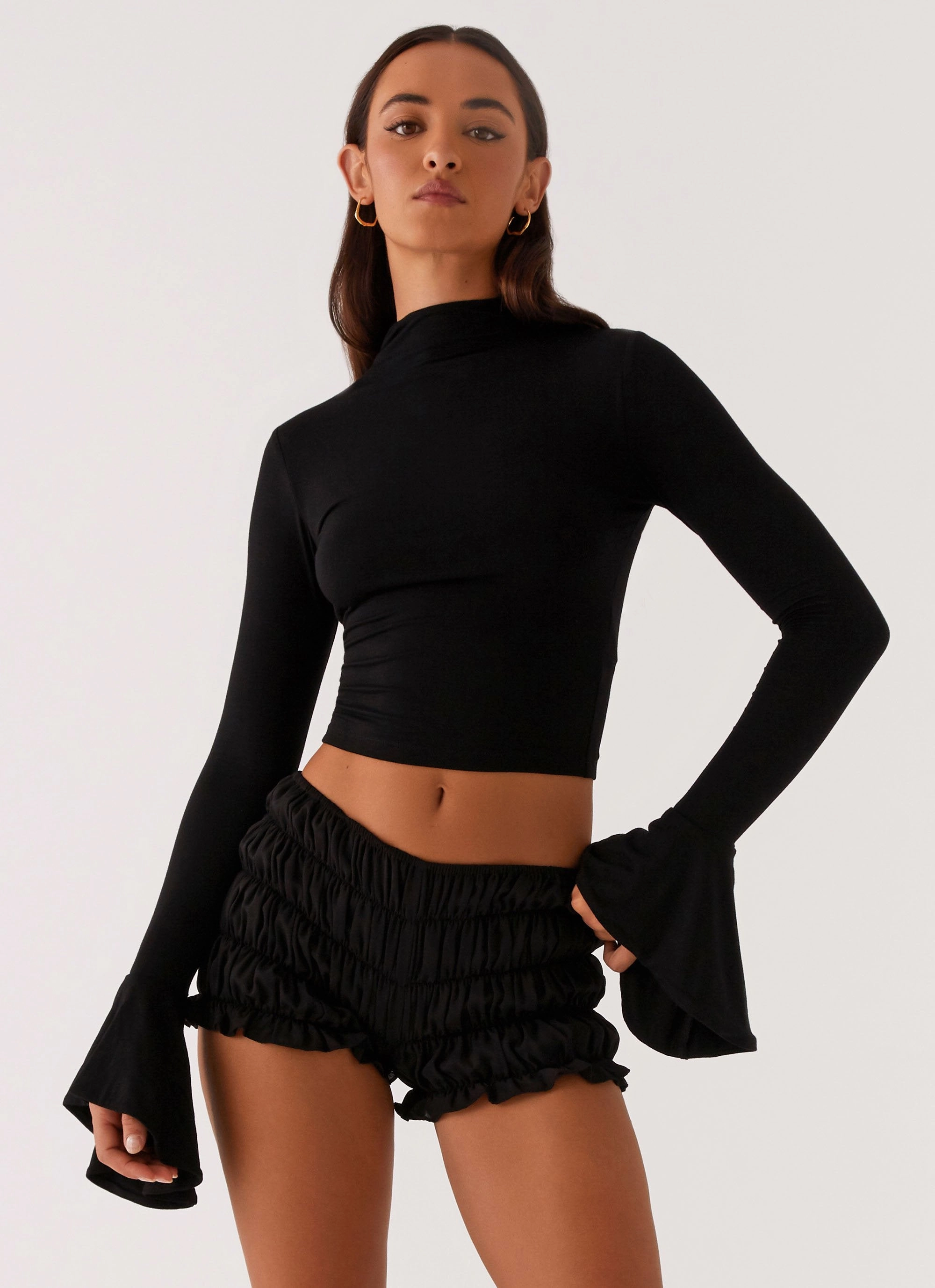 Minimalist Styling Moisture Control Lining Reggie Long Sleeve Top - Black