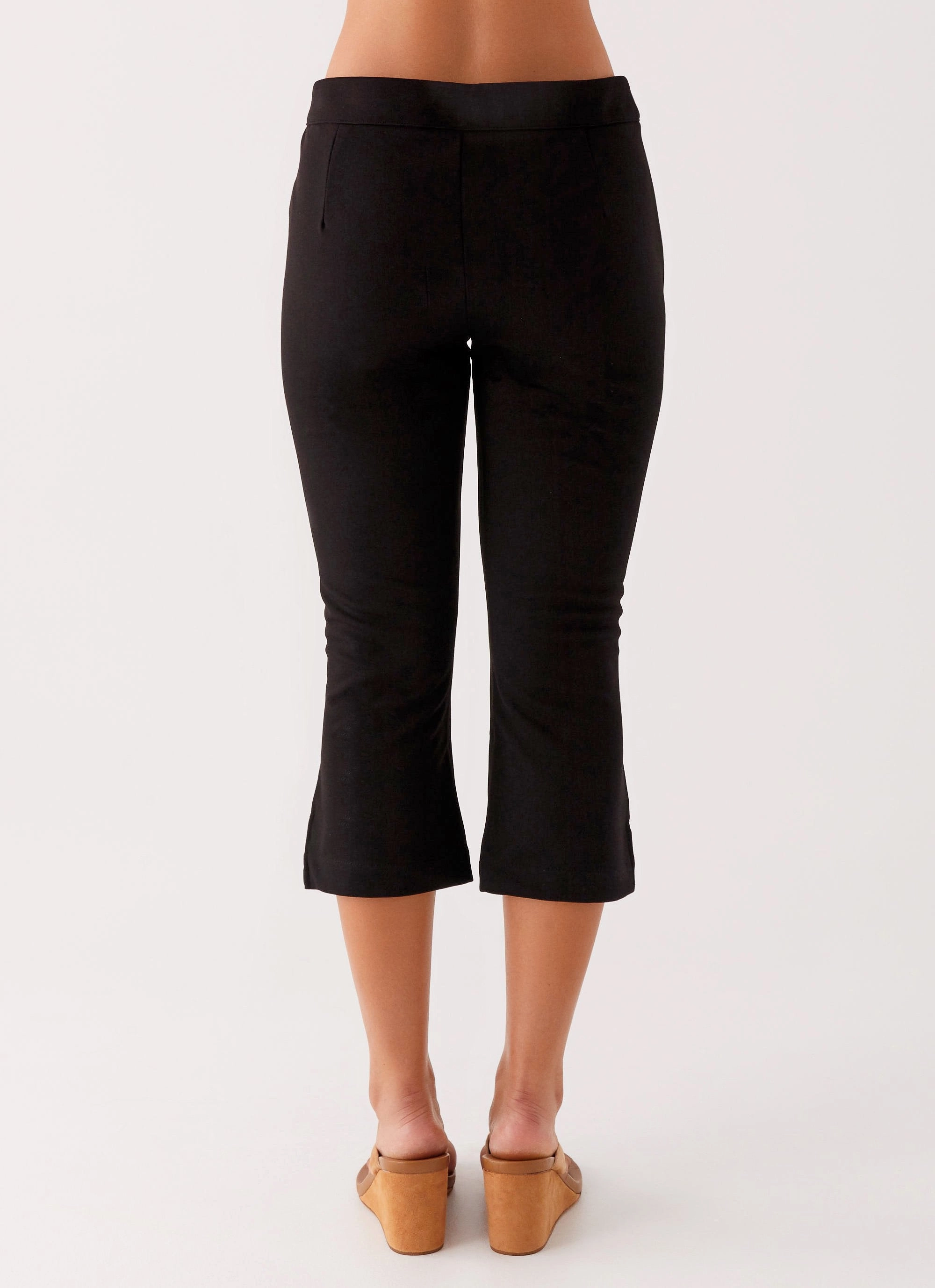Active Design Rue Capri Pants - Black