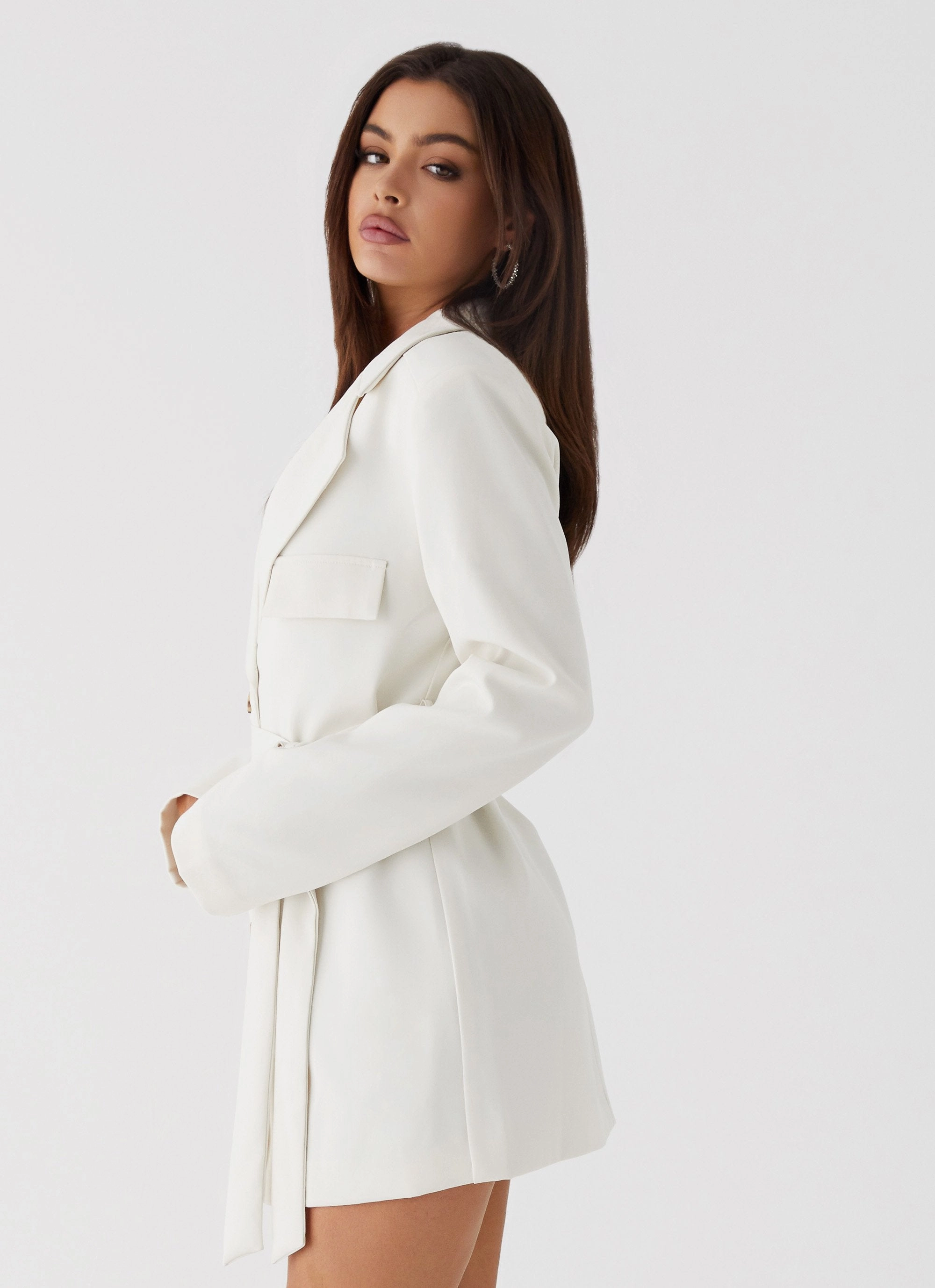 Safia Blazer Mini Dress - White Layering Fit Flowing Design