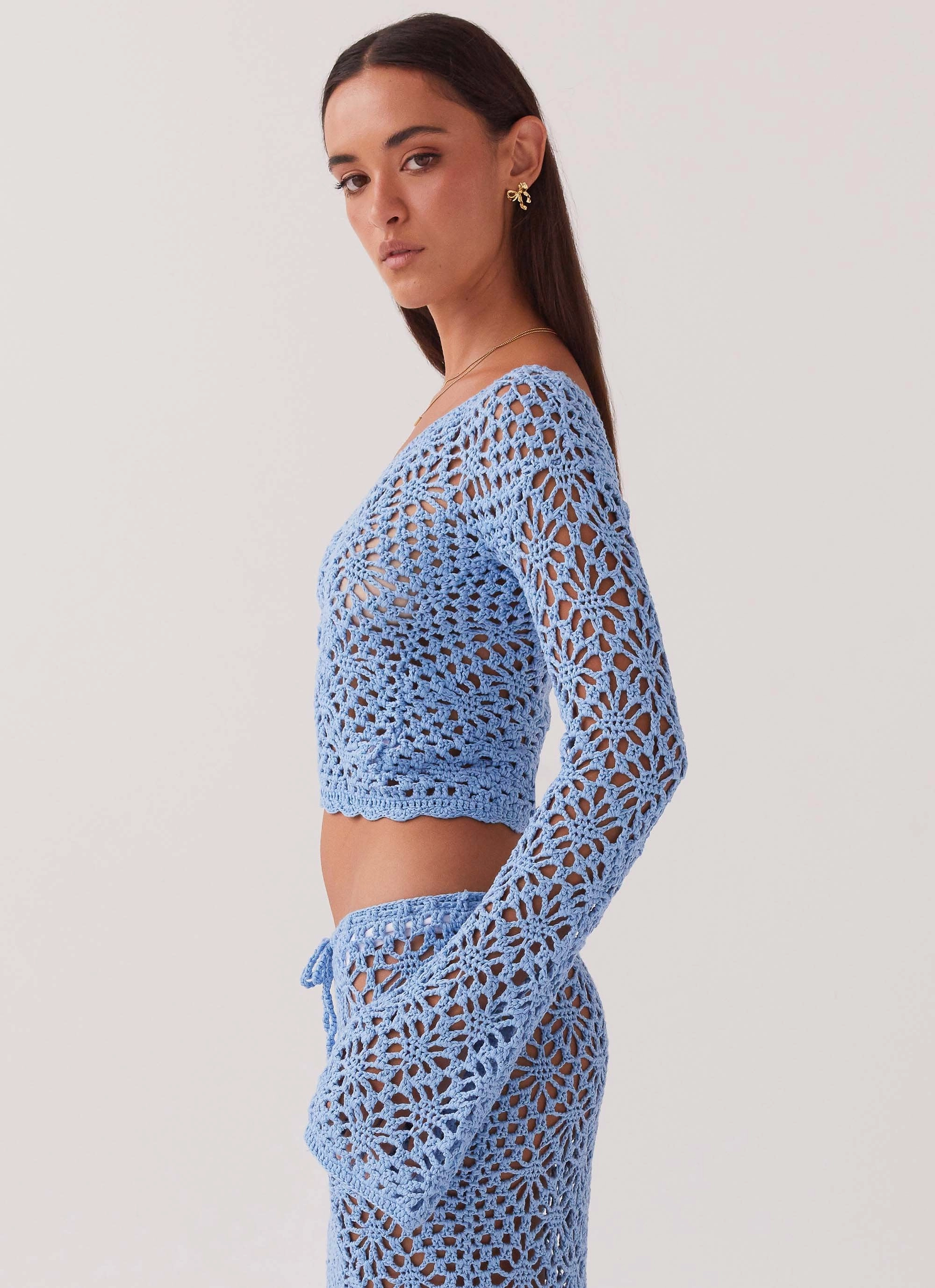 Non Bulky Profile Functional Pocket Merliah Crochet Top - Blue