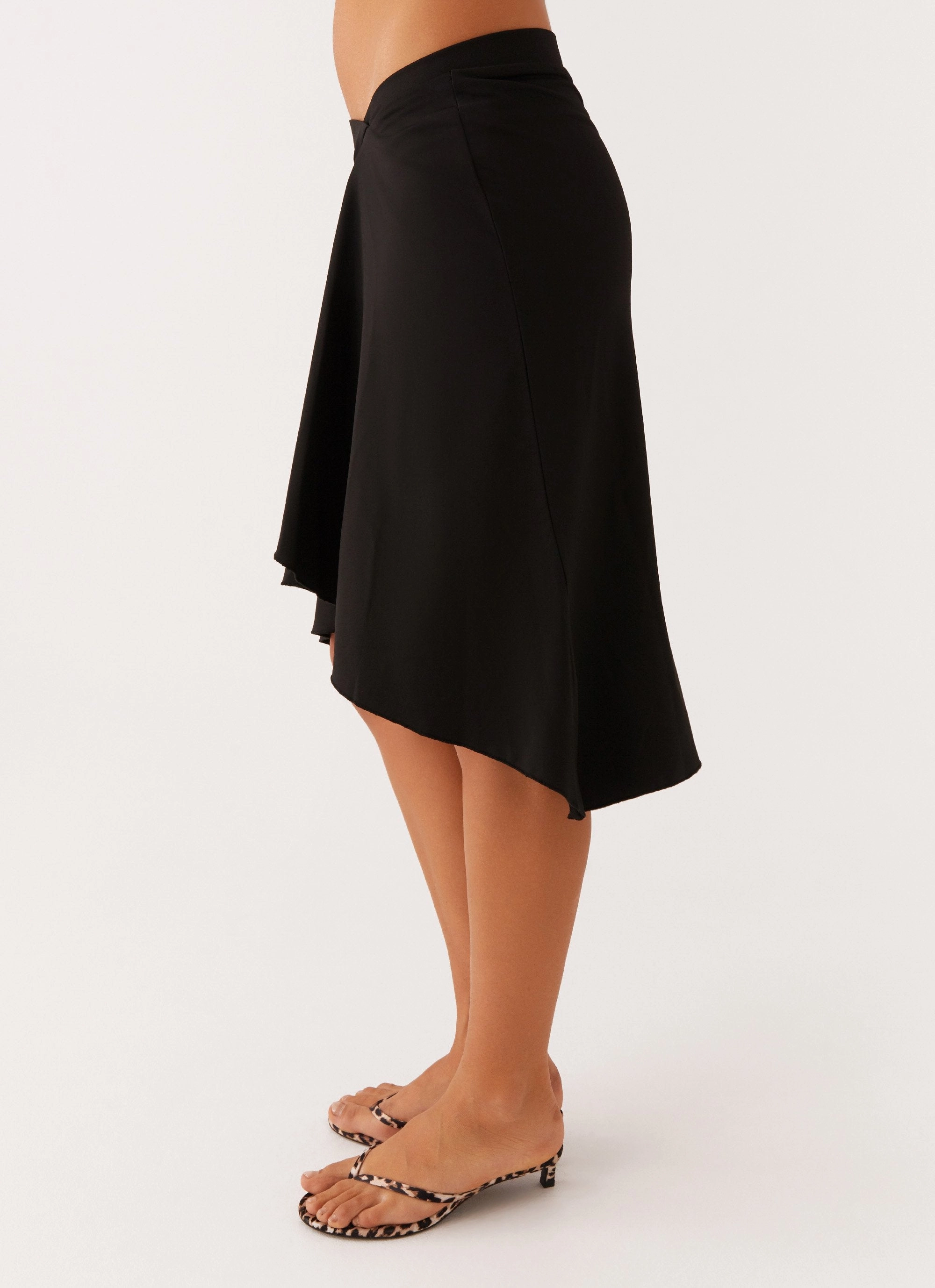Shes A Lady Midi Skirt - Black clean look