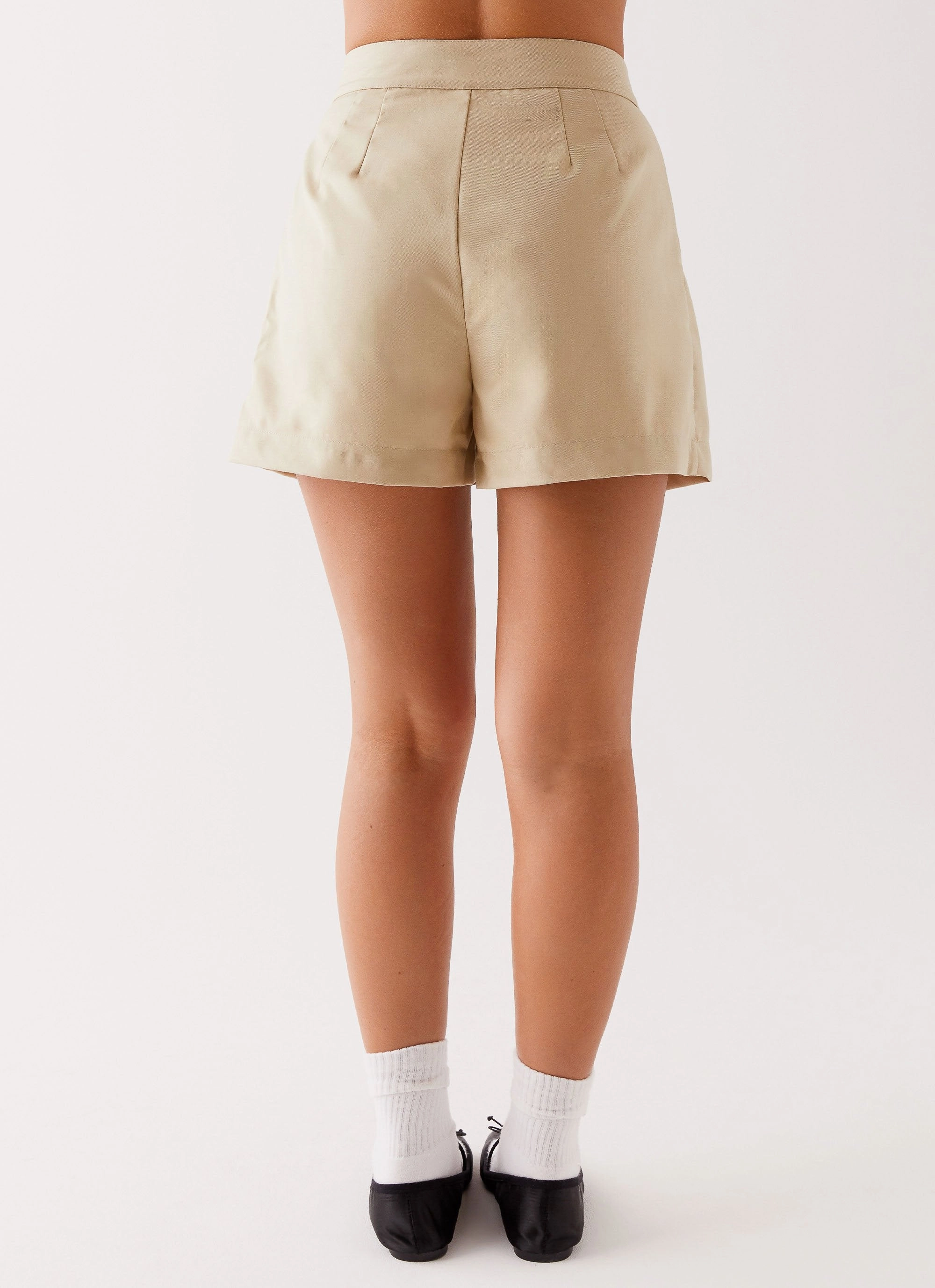 Roomy Fit Siena Style Tailored Shorts - Beige