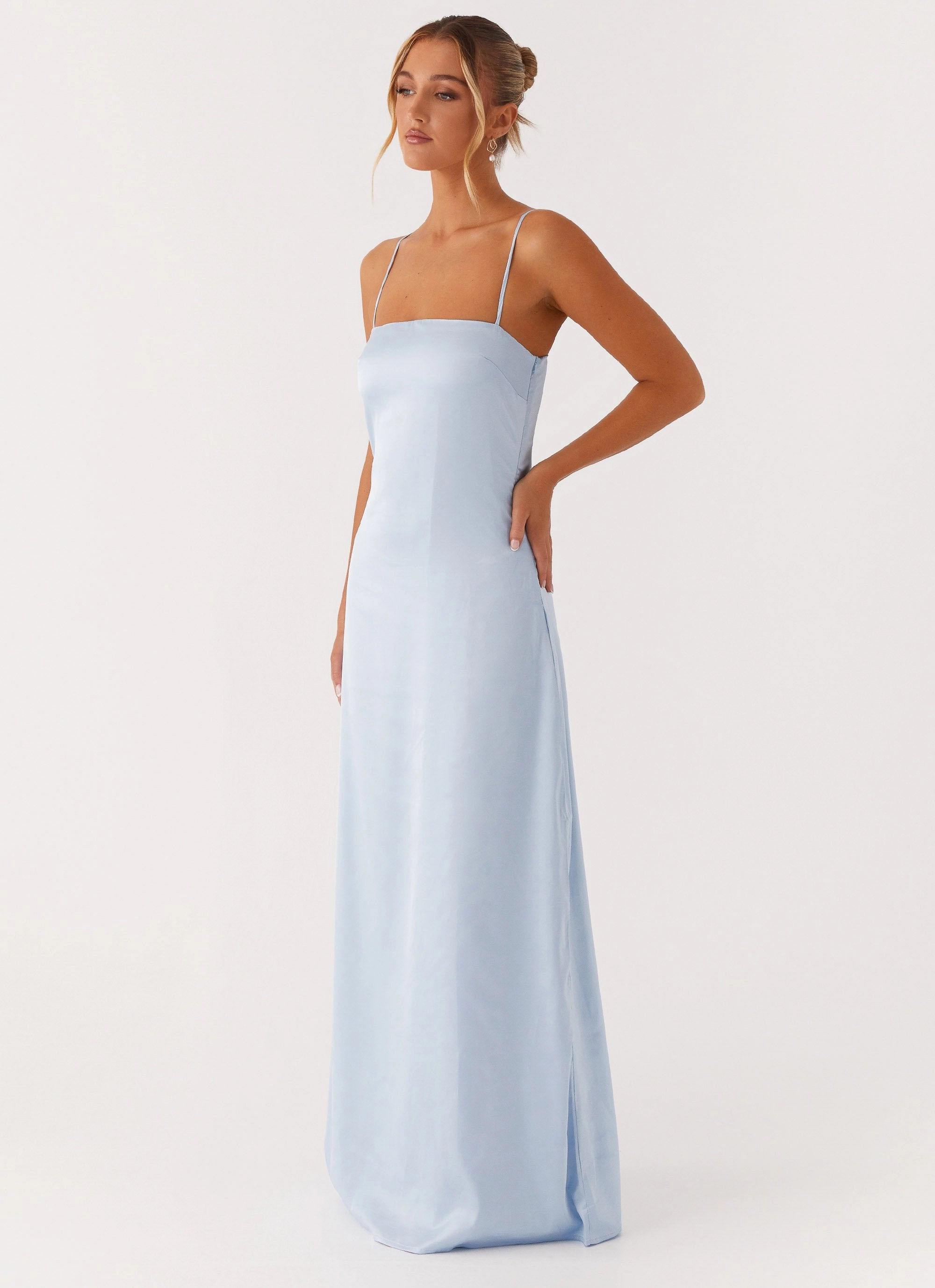 Aster Bloom Maxi Dress - Blue Layer Base Elegant Fit