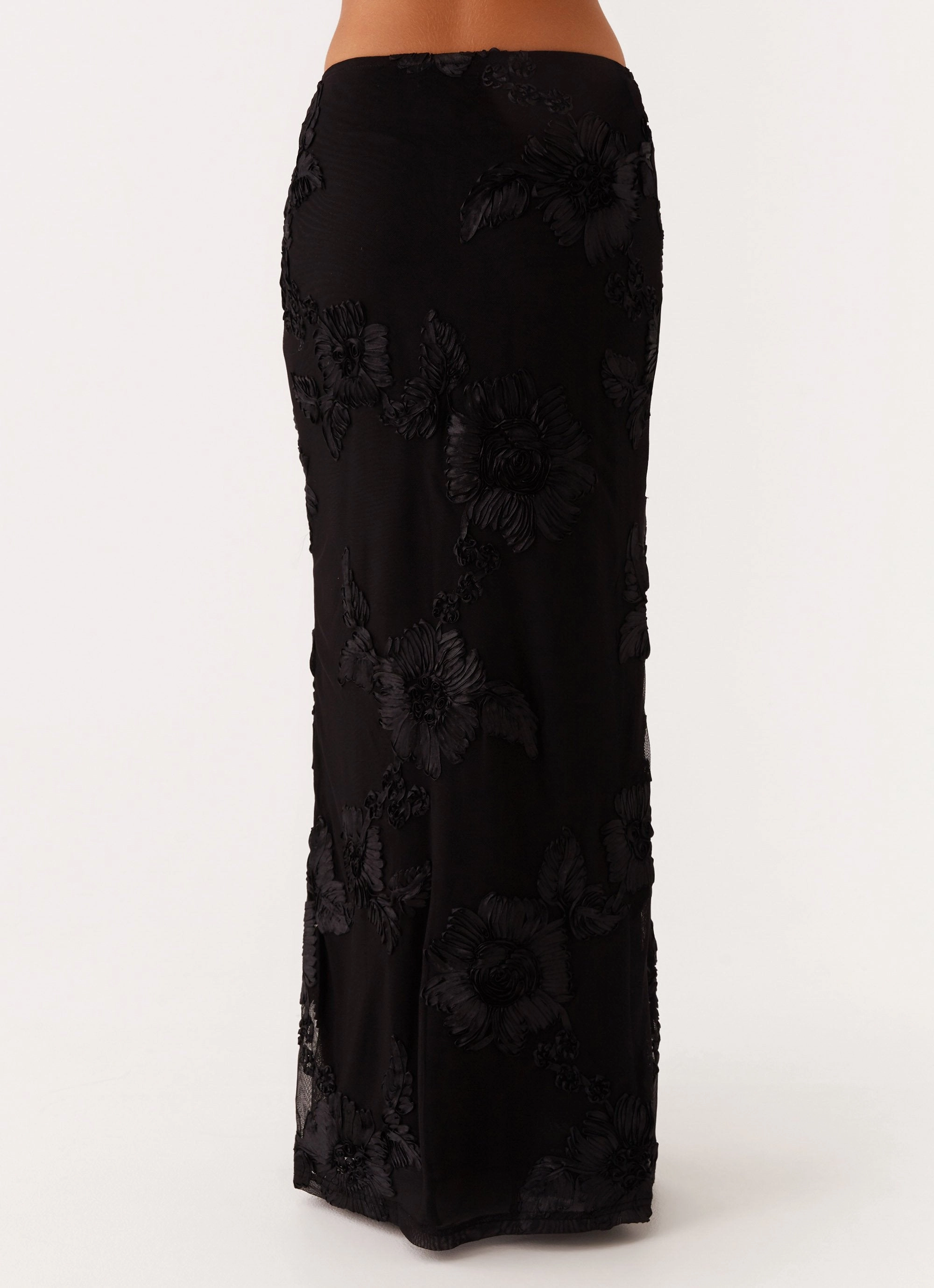 Perfectly Relaxed Flattering Design Radiate Maxi Skirt - Black