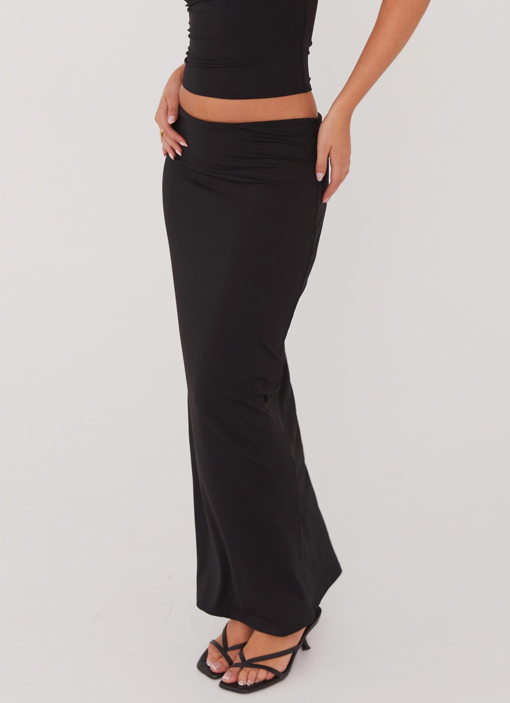 StaticDissipative Urban Comfort Solace Soul Maxi Skirt - Black