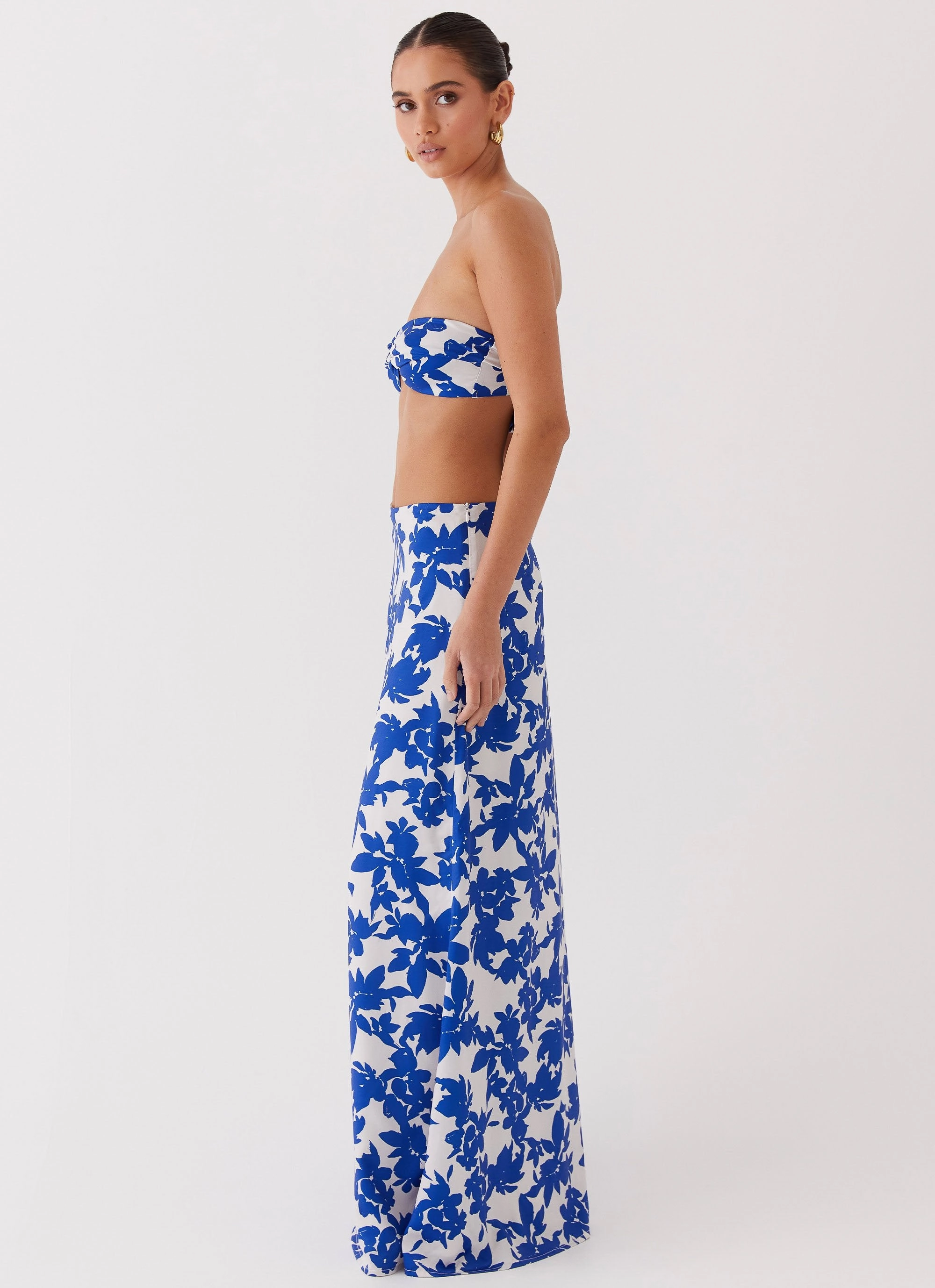 Sky Gaze Twist Top - Blue Floral QuickDry Texture
