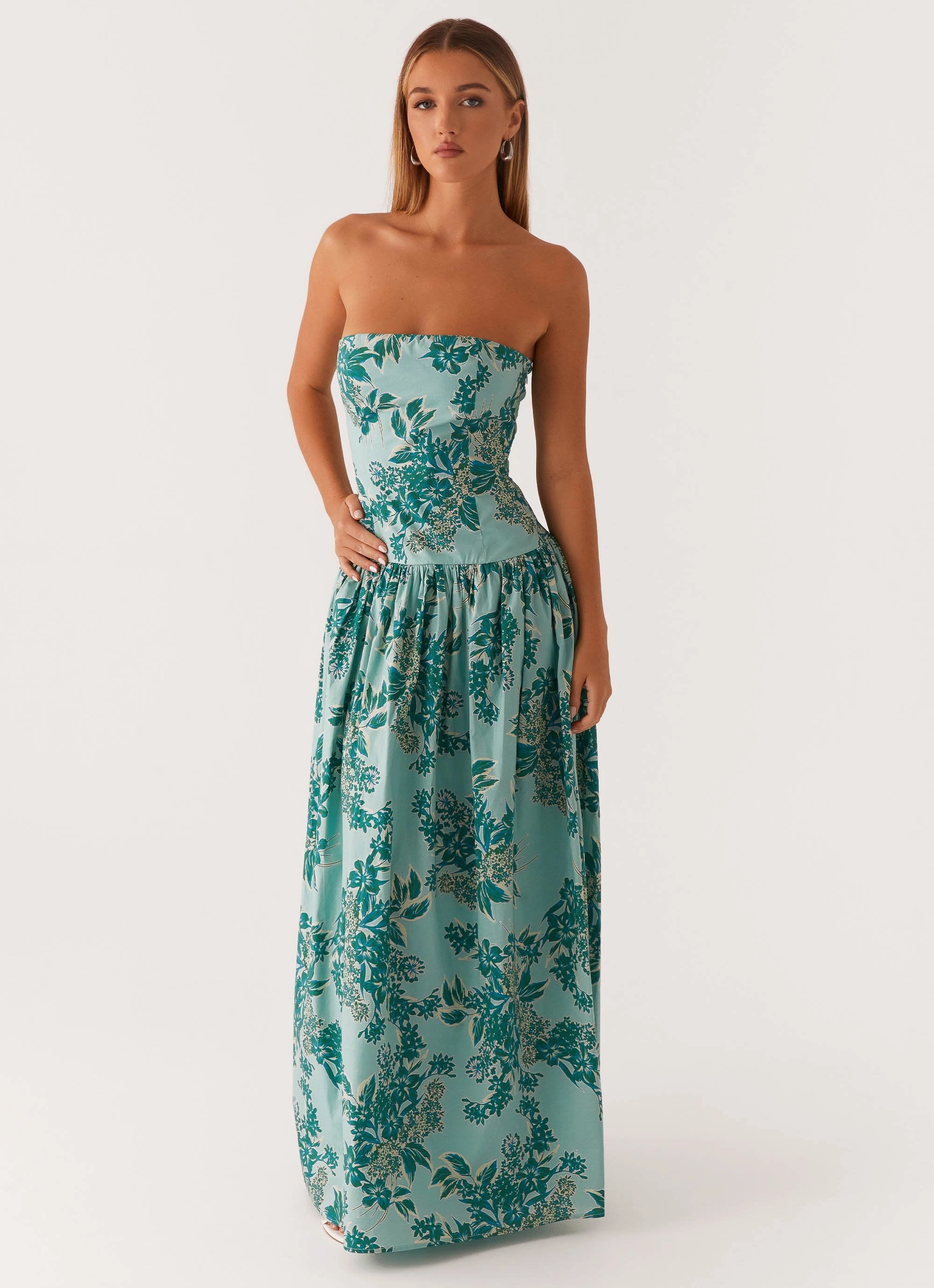 Dainty Finish Flattering and Chic Andorra Maxi Dress - Cloud Nine Floral