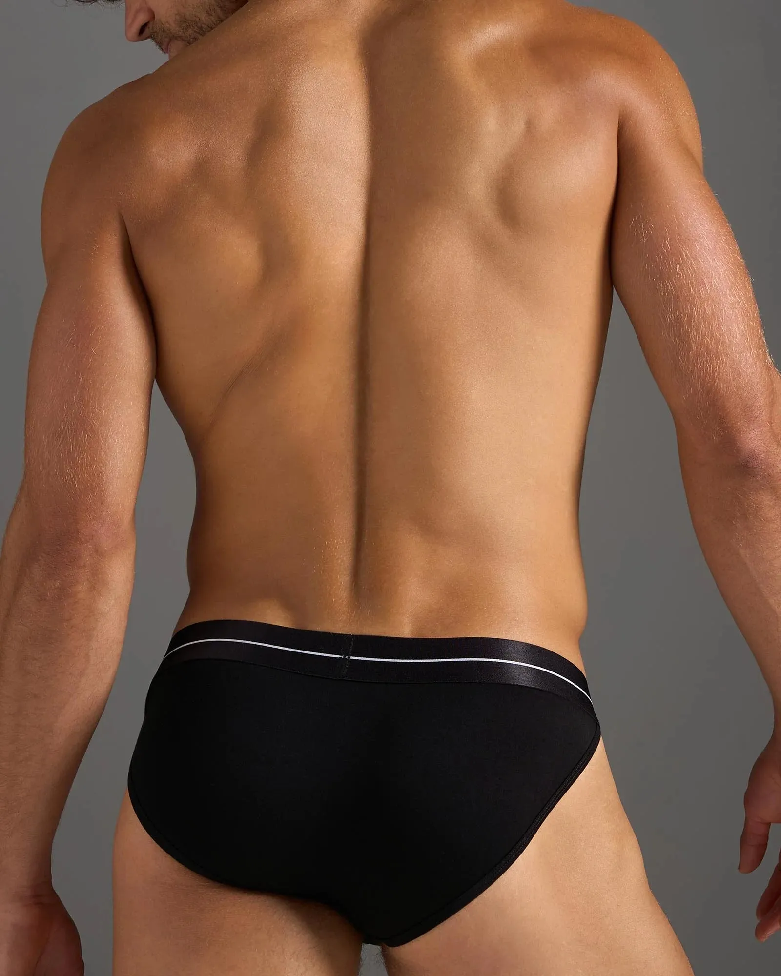 Teamm8 Icon Sport brief modal black