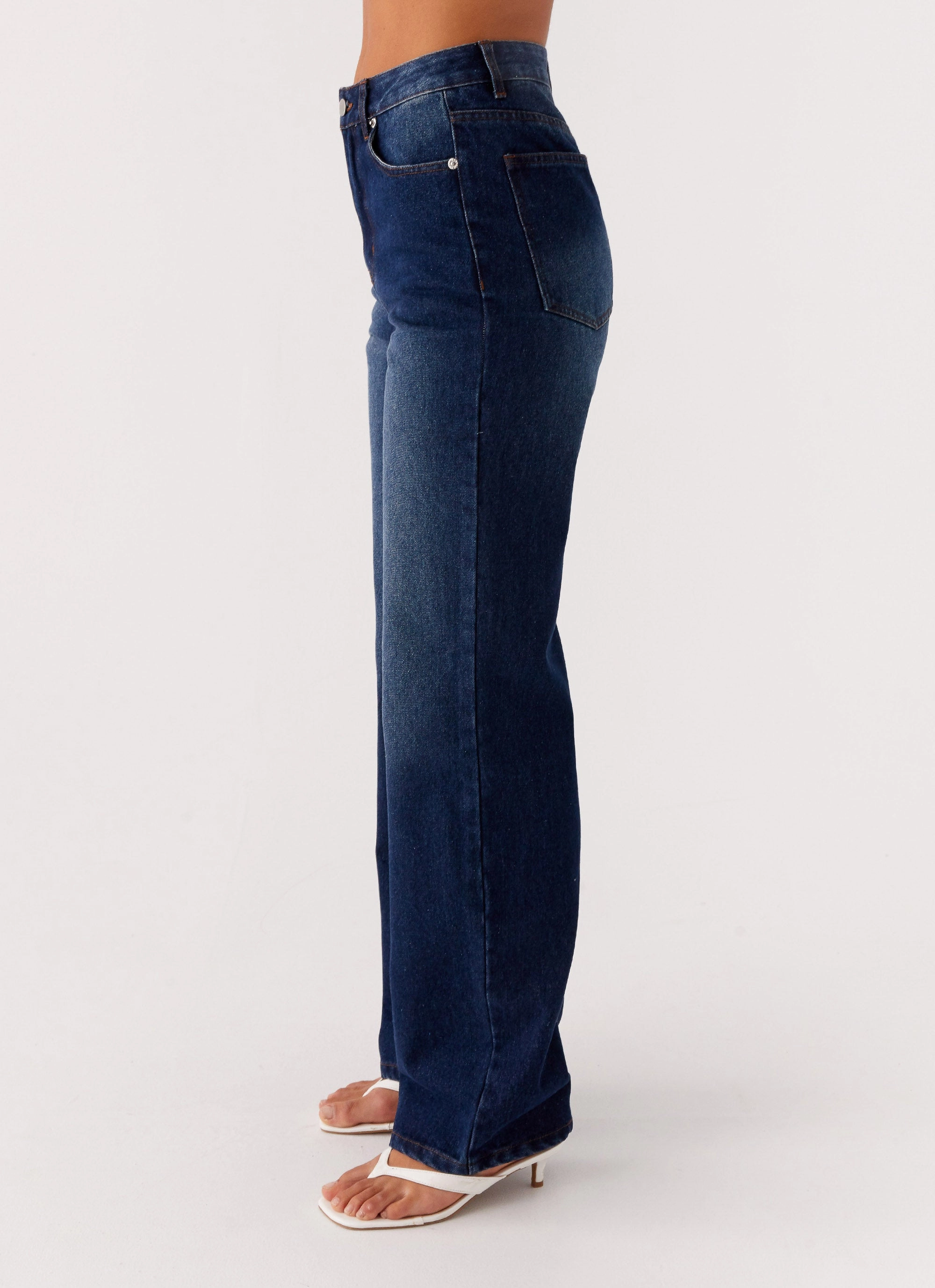Versatile Layering Options City Style Back Again Straight Leg Denim Jeans - Vintage Blue