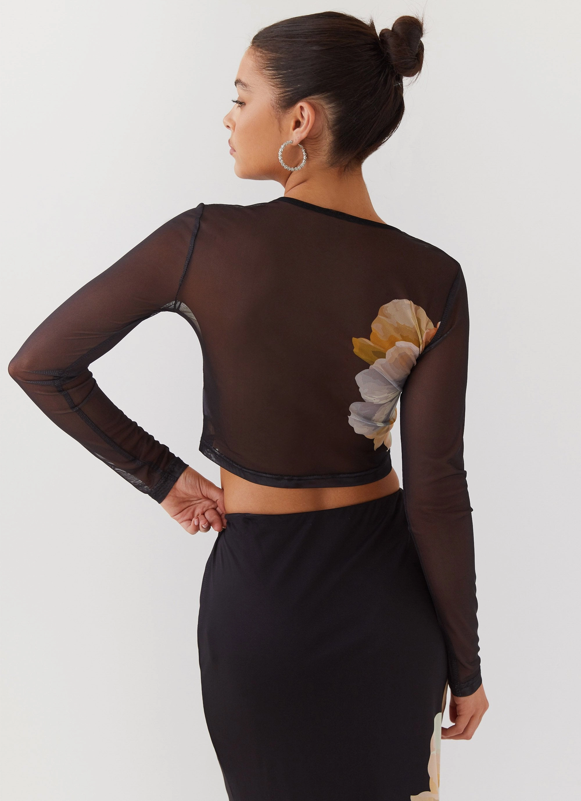 Chain Reaction Mesh Long Sleeve Top - Black Orchid PocketDetails LowMaintenance Fabric