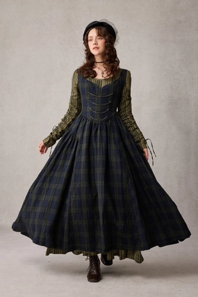 AntiStaticLining WideNeckline Thistle 26 |Vintage victorian corset dress with Metal Chain