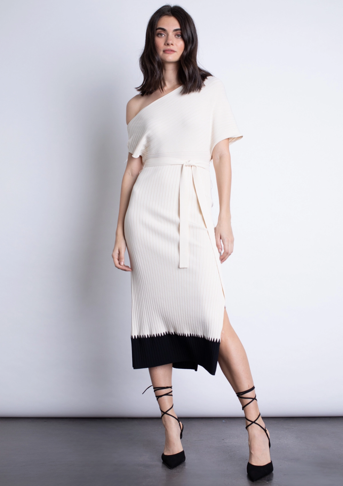 Smooth silhouette Amber Knit Midi Dress - Winter White
