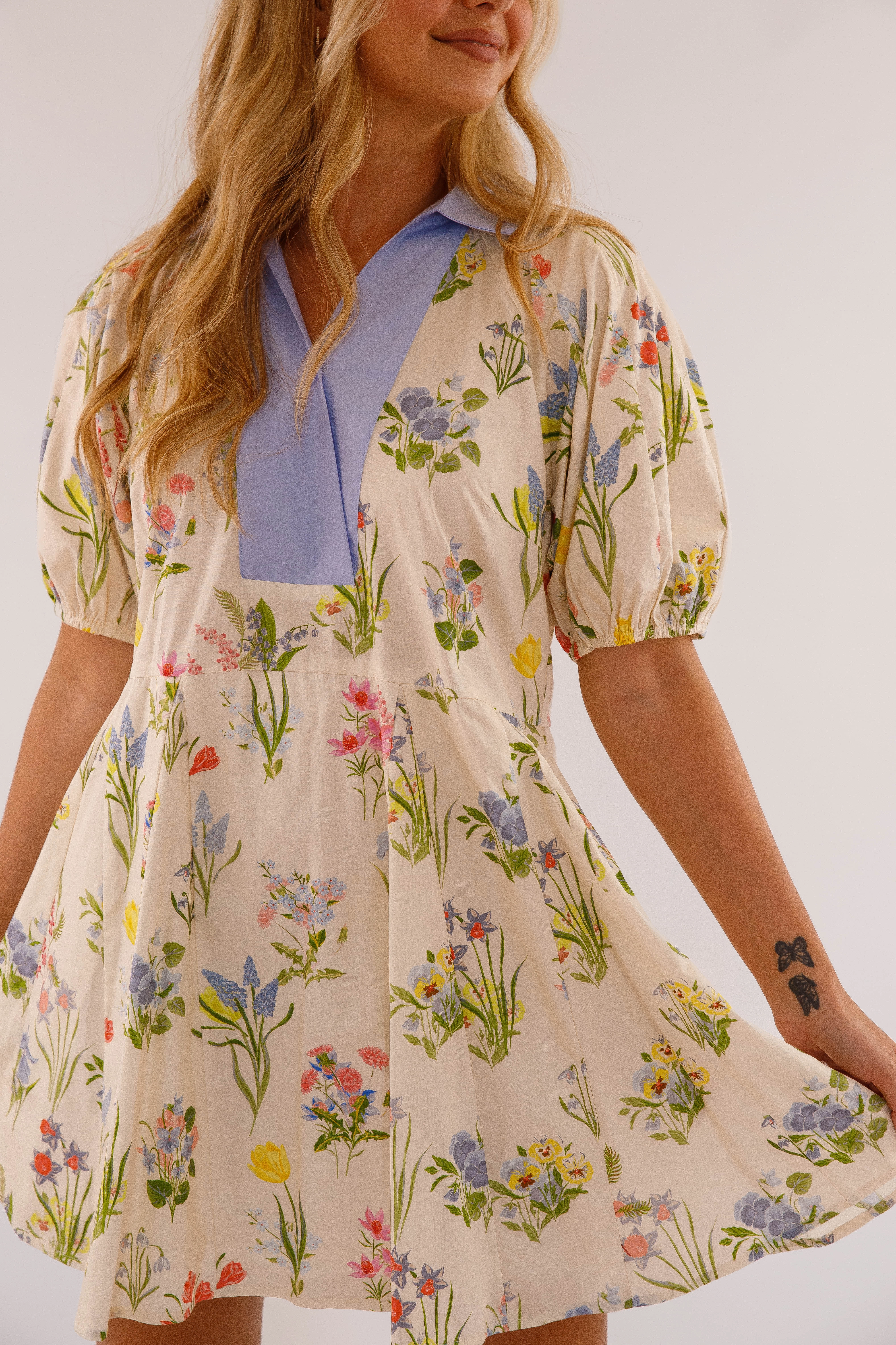 Minimal Harmony Feather Light More Understanding Dress