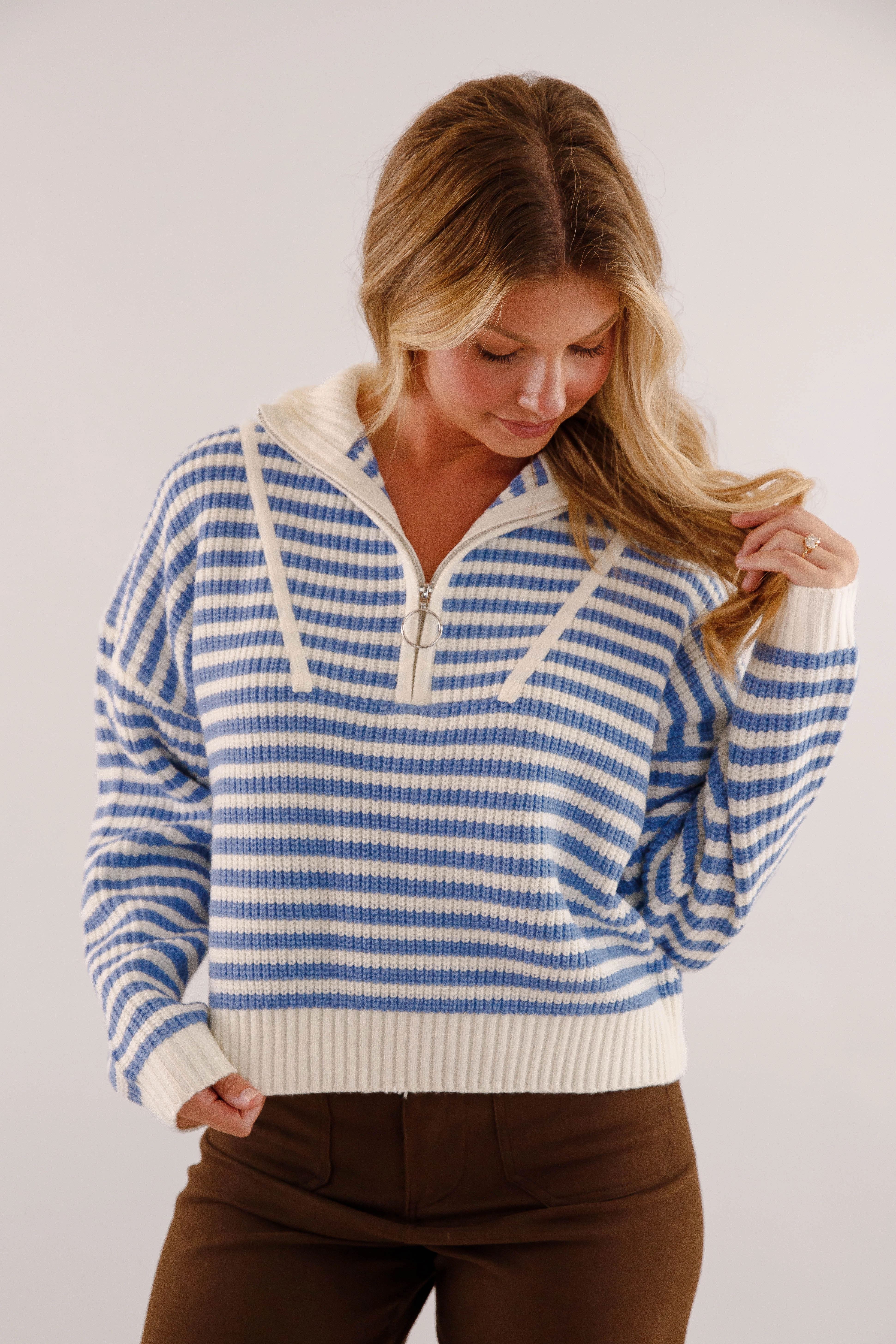 ThermalRegulating Fabric Odor Resistant Material Giving Compliments Pullover-Blue