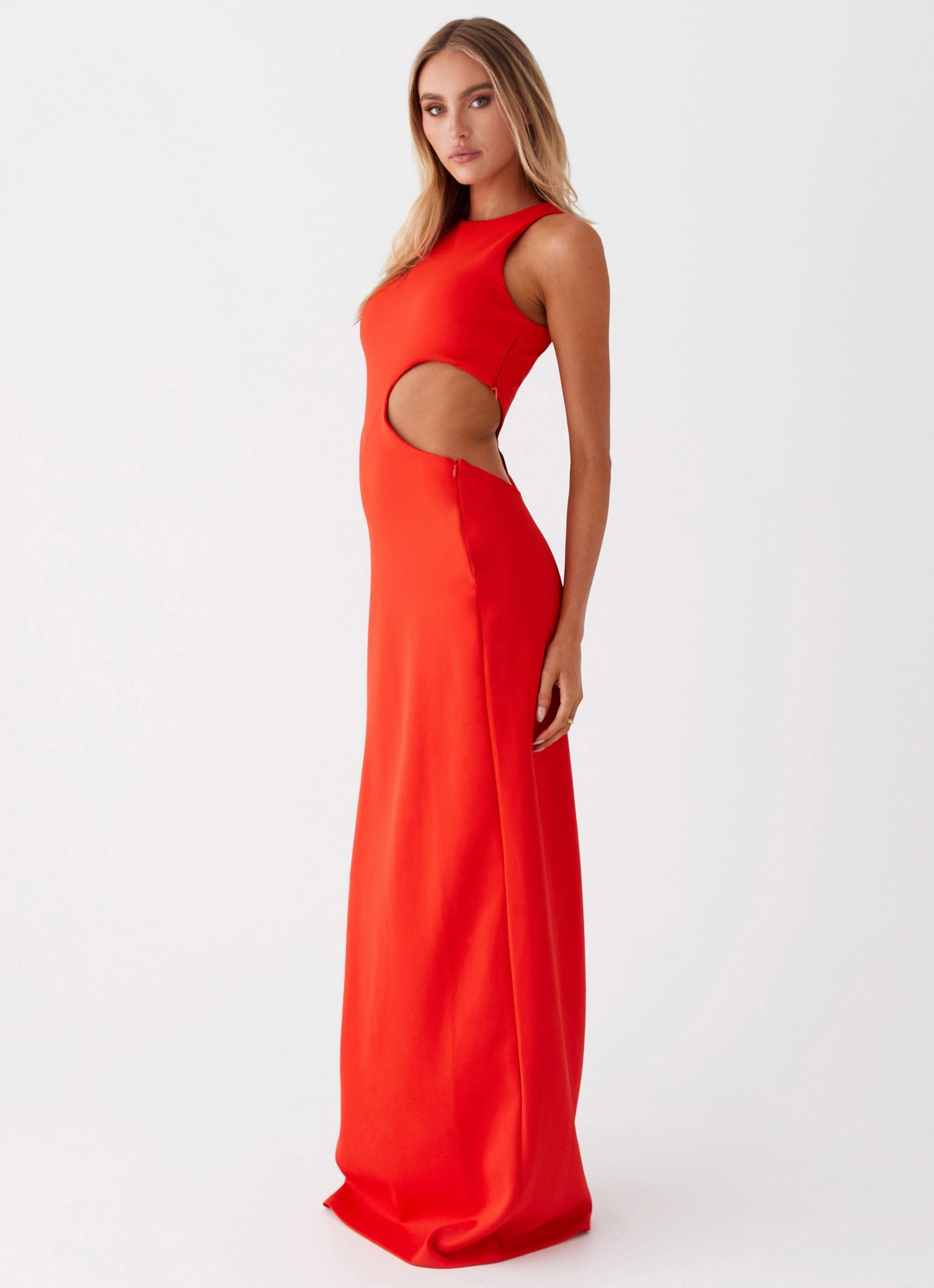 Vaeloria Maxi Dress - Red Dressy Glow