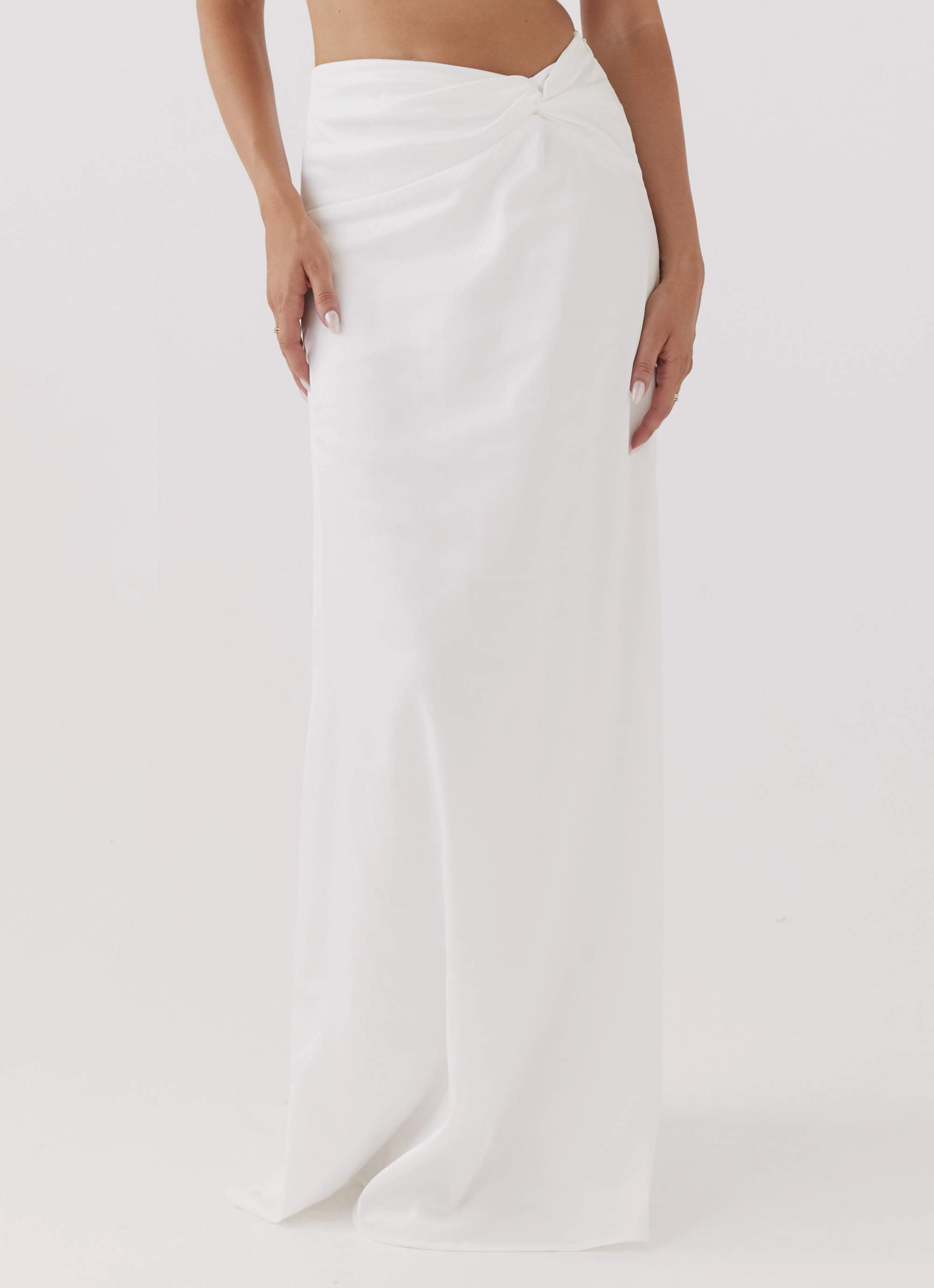 Quick drying material Crescent Light Twist Maxi Skirt - Ivory