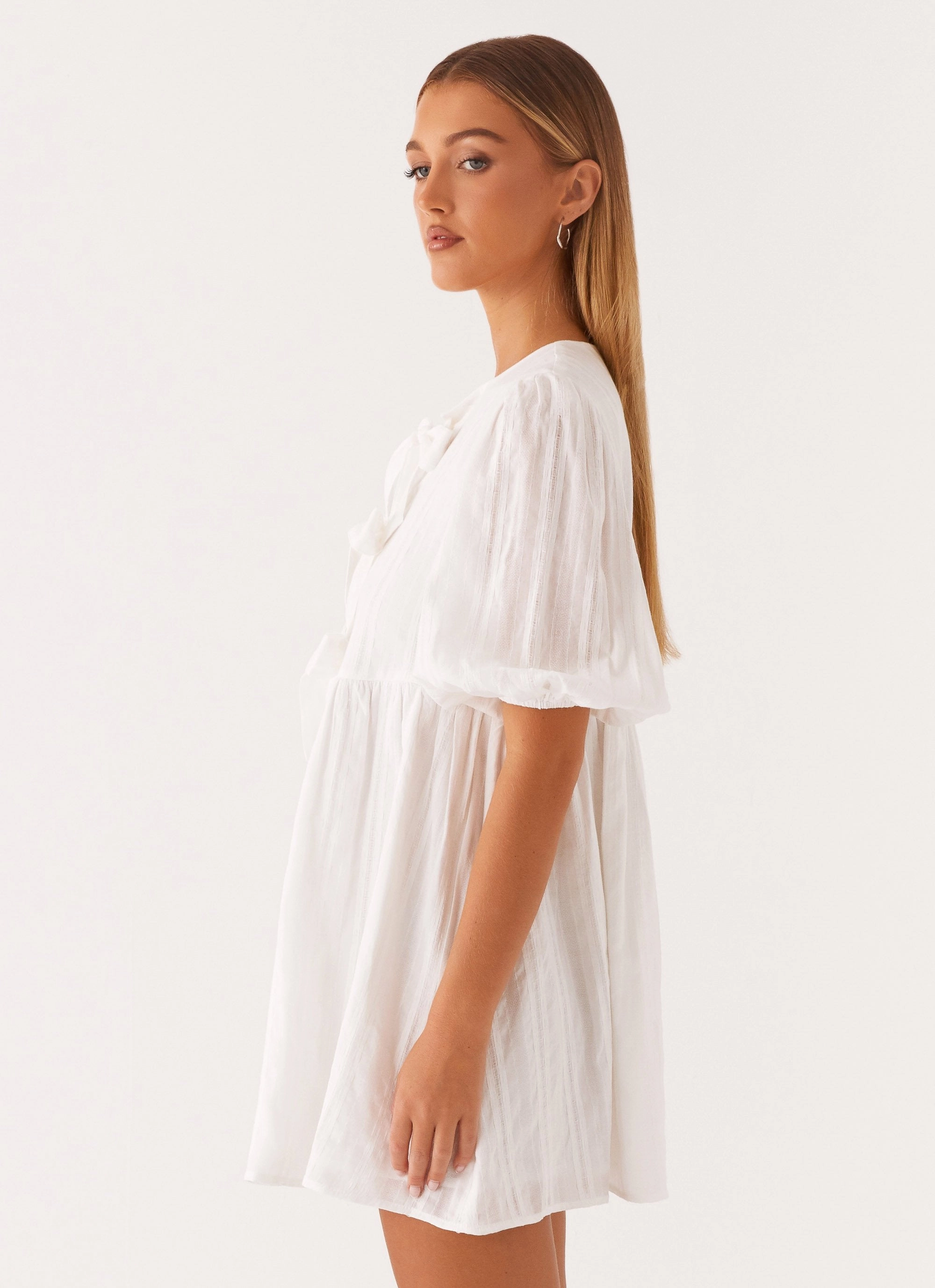Weekend Ready windproof Western Wind Tie Mini Dress - White
