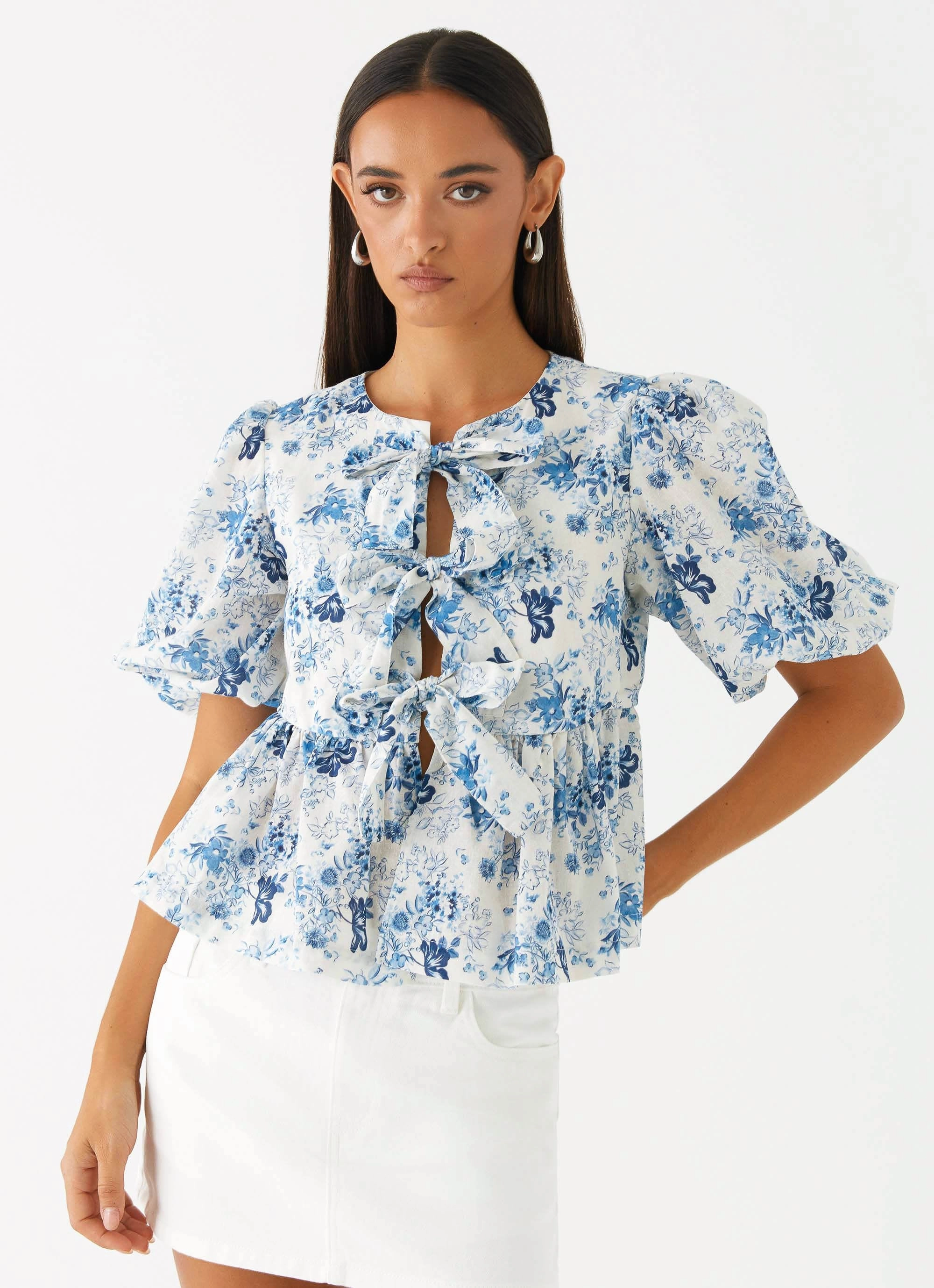 AdjustableHem AntiStatic Weave Western Wind Tie Top - Serene Sky Floral