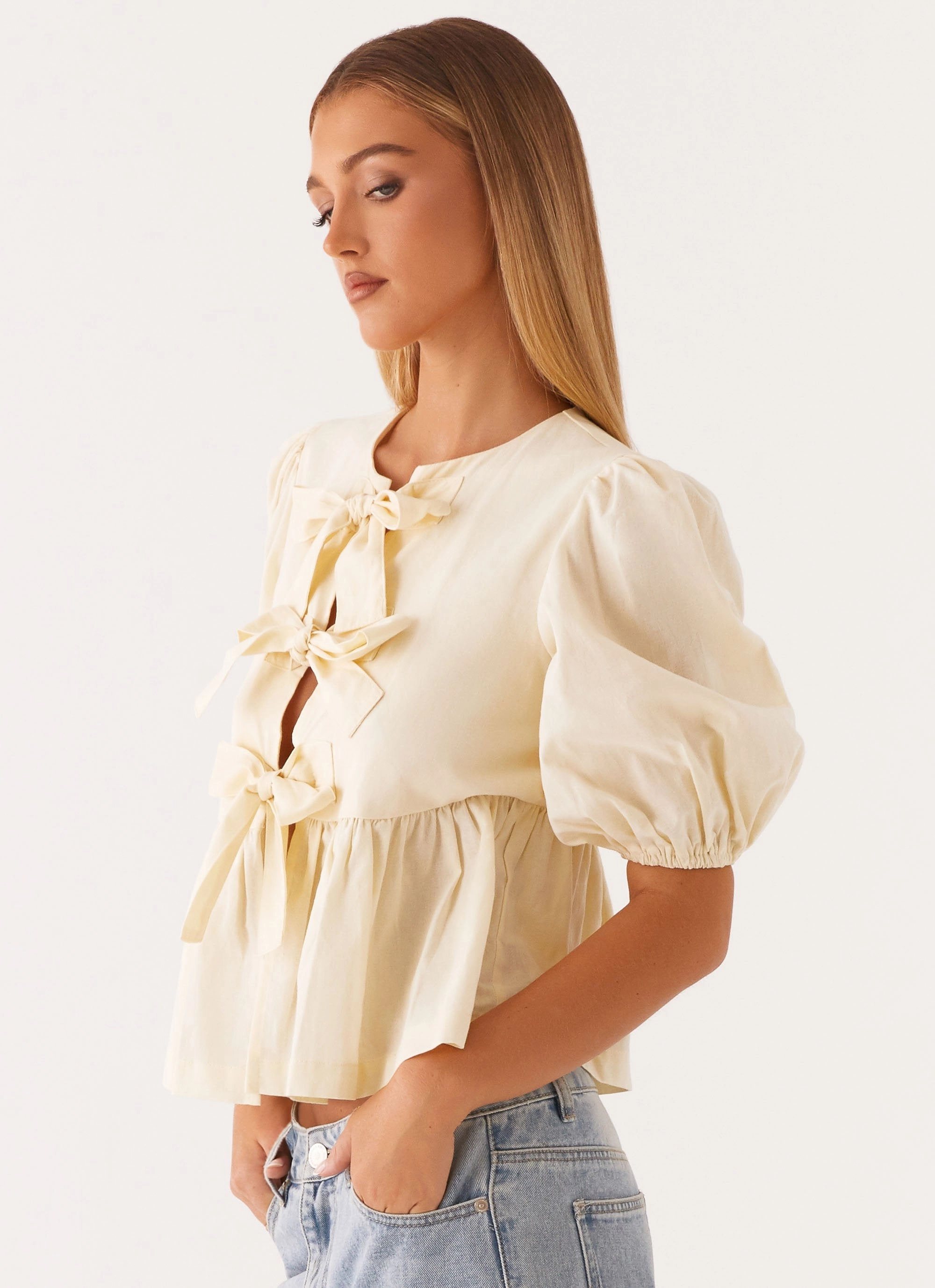 Friction Resistant Finish NonRestrictiveSilhouette Western Wind Tie Top - Yellow
